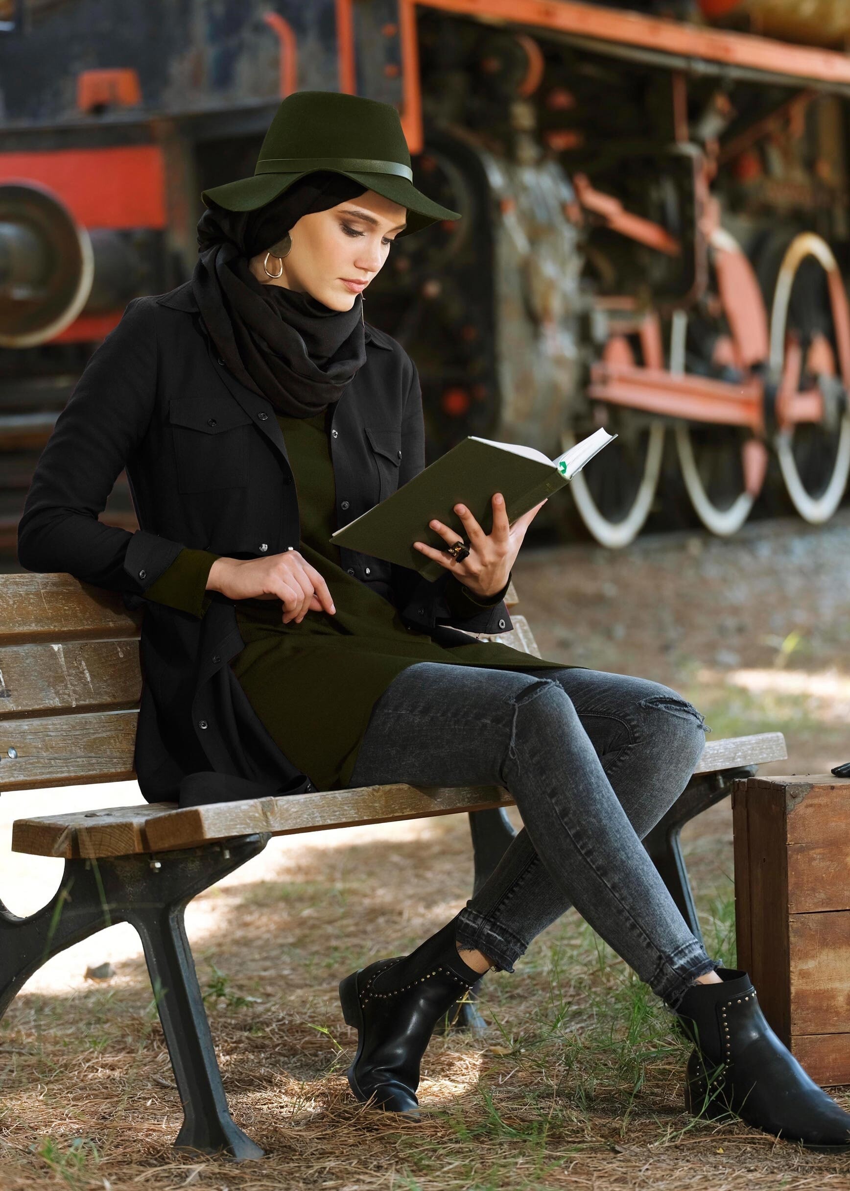 Tesettür giyim SİYAH ÇITÇITLI CEP DETAYLI TUNİK 4620