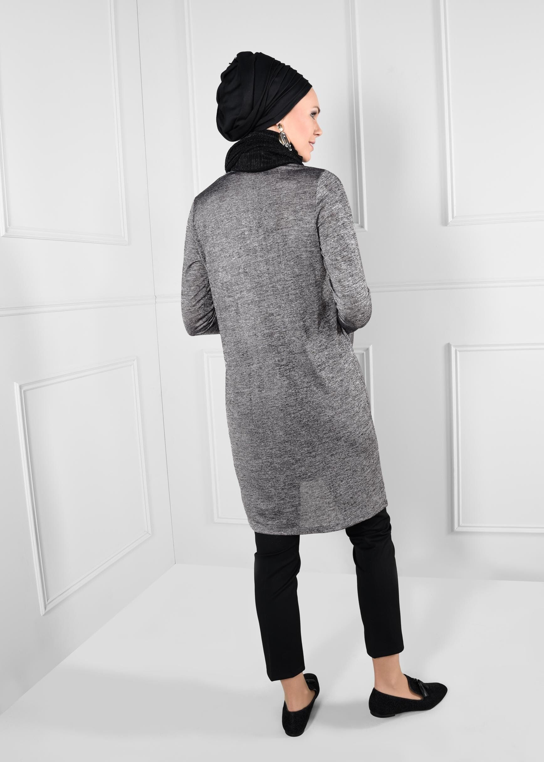 Tesettür giyim GRİ VOLANLI TAŞ BASKILI TUNİK 4622