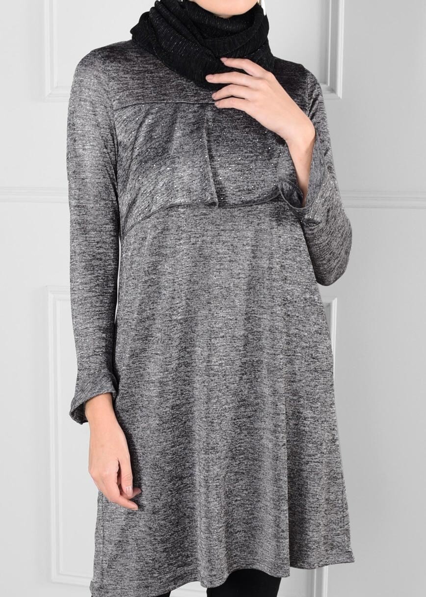 Tesettür giyim GRİ VOLANLI TAŞ BASKILI TUNİK 4622