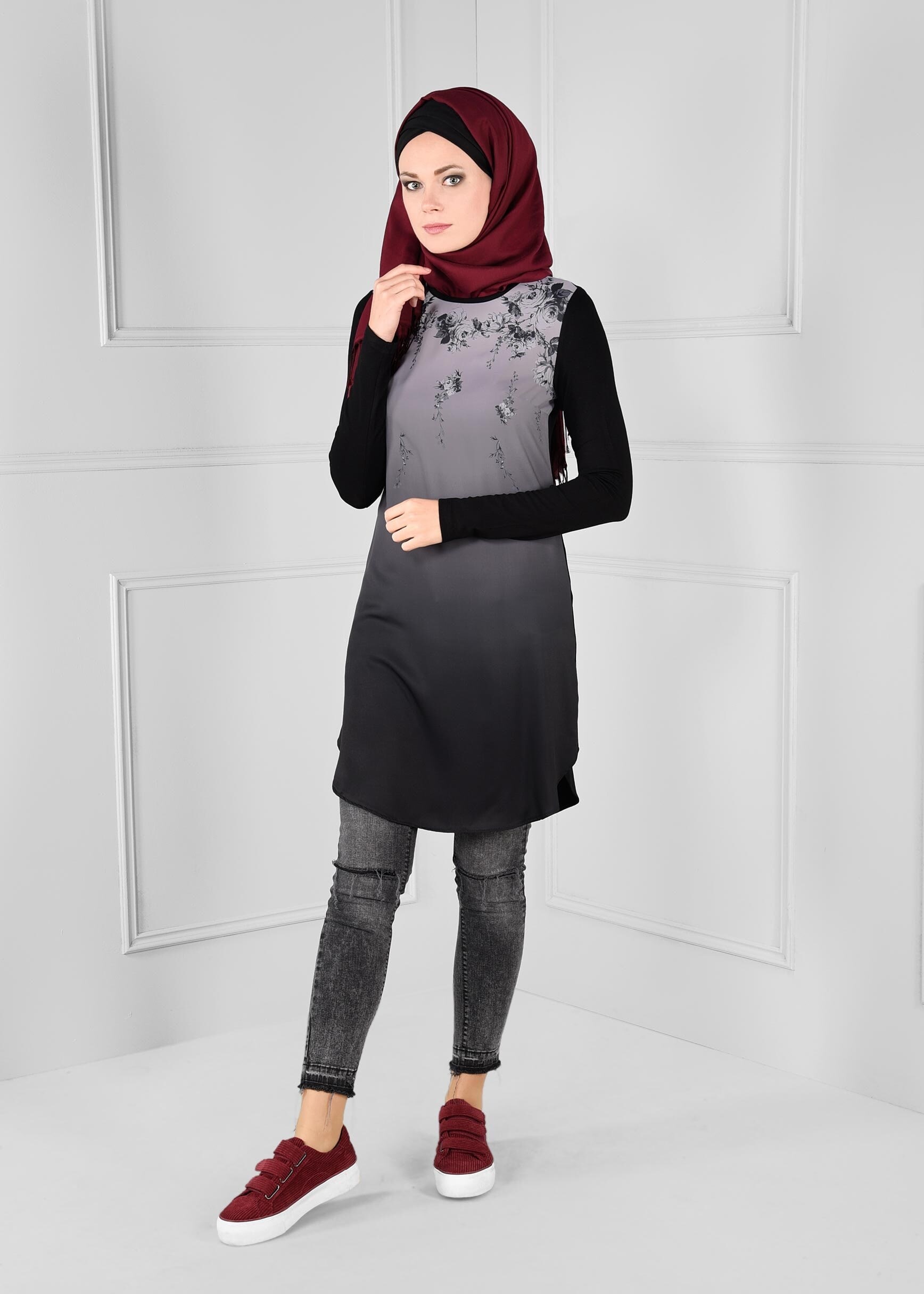 Tesettür giyim SİYAH ÇİÇEK DİJİTAL BASKILI DEGRADE TUNİK 4623 