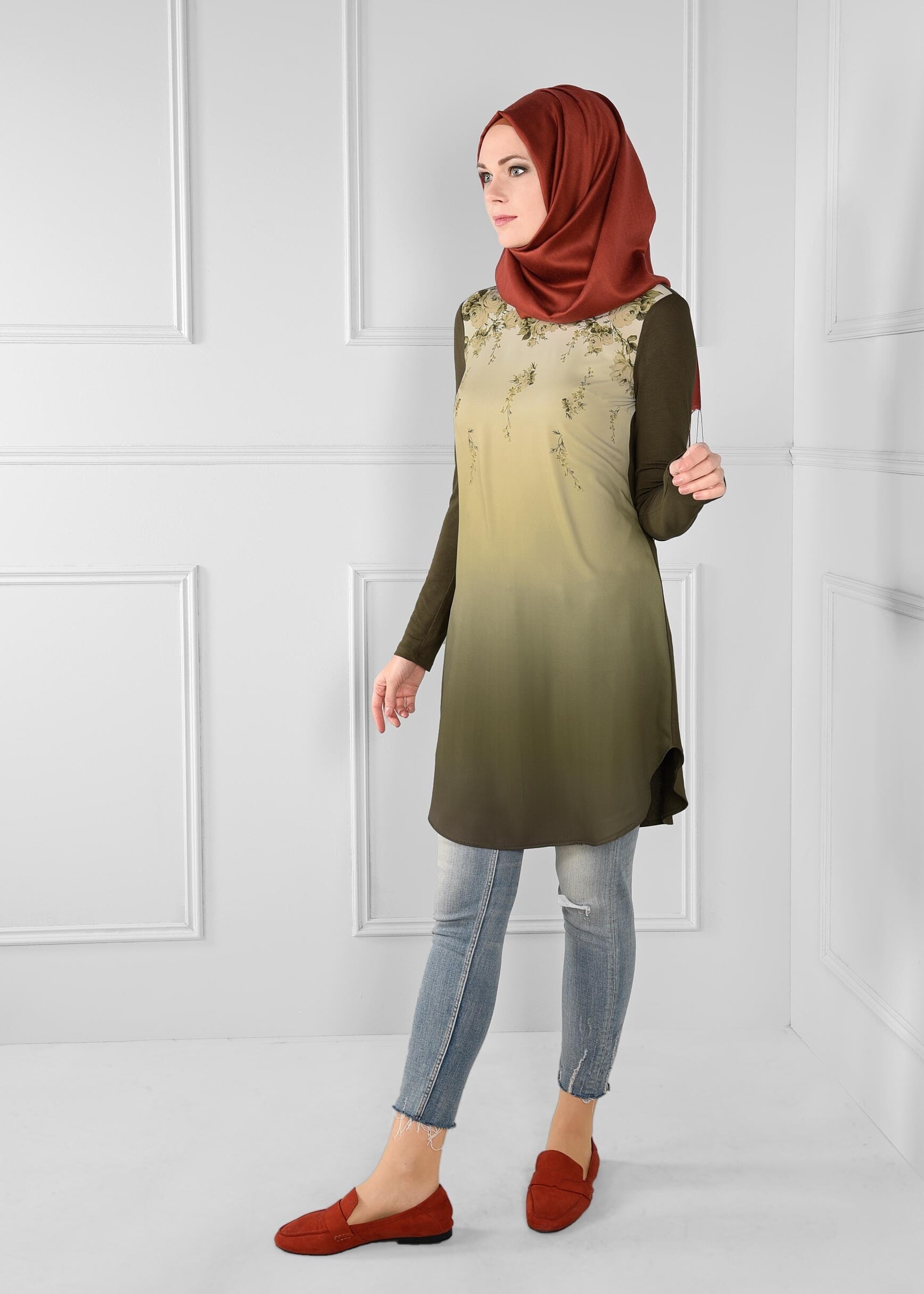 Tesettür giyim HAKİ ÇİÇEK DİJİTAL BASKILI DEGRADE TUNİK 4623 