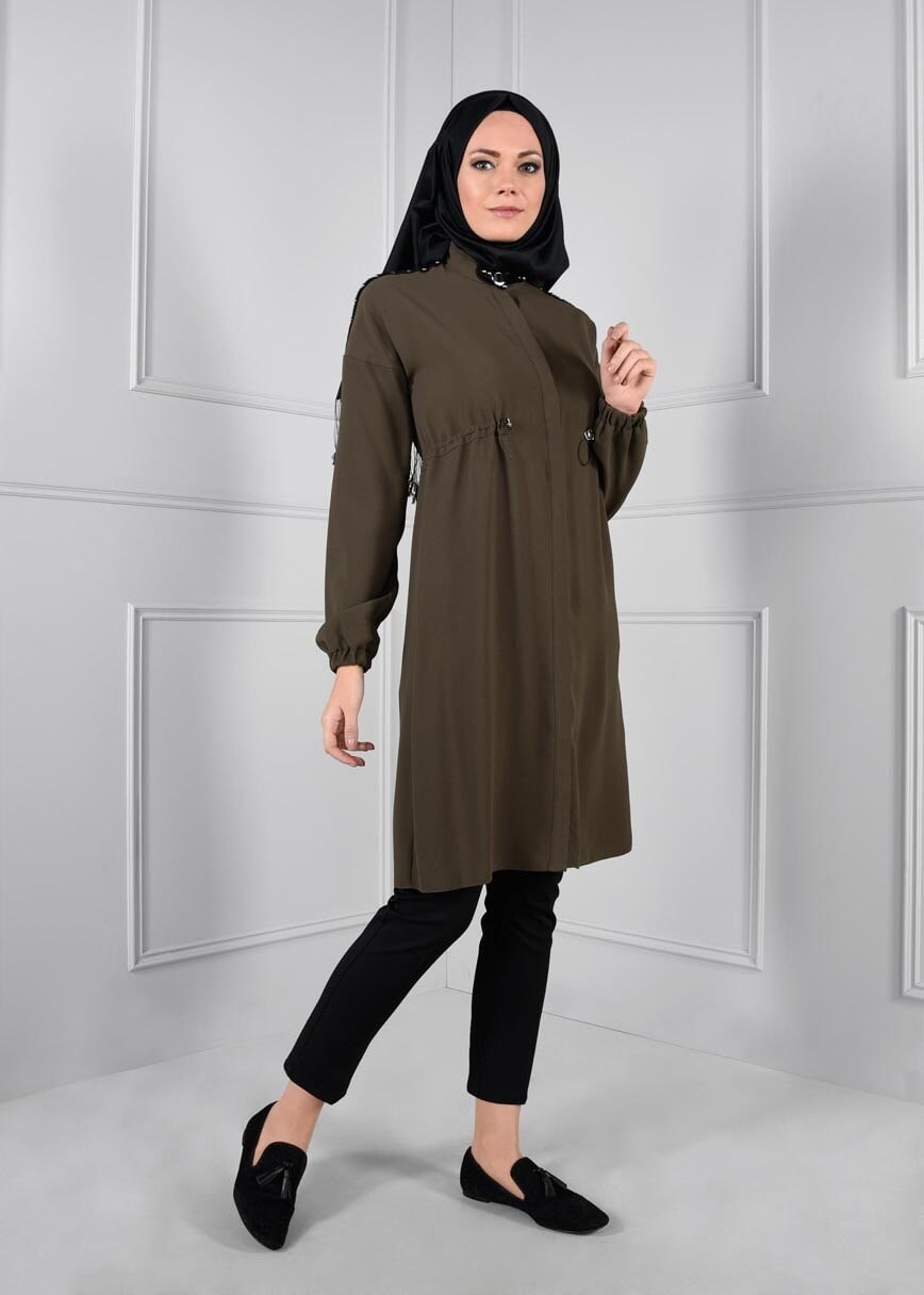 Tesettür giyim HAKİ BELDEN BÜZGÜLÜ OMUZLARI ZIMBA DETAYLI TUNİK 4635