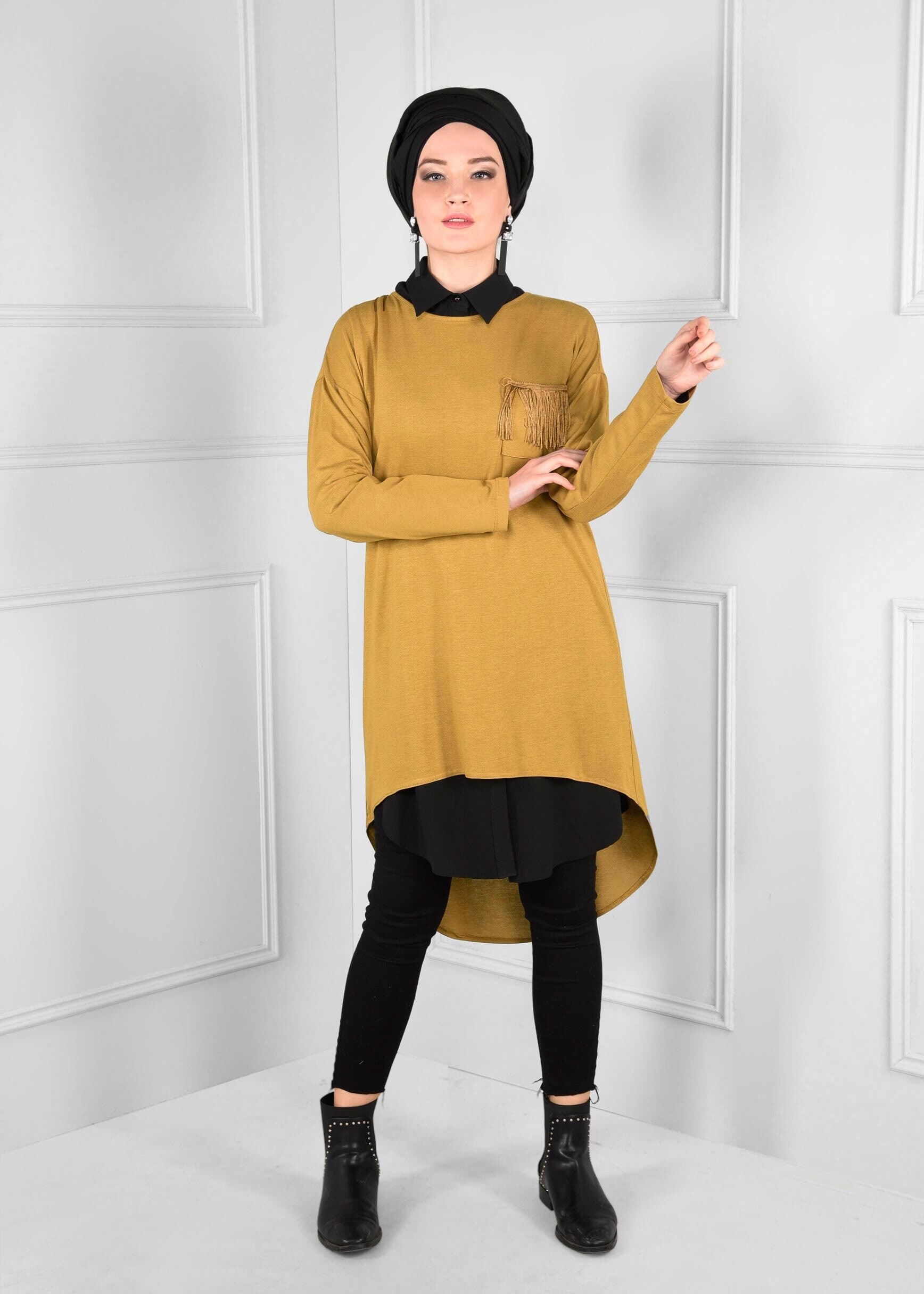 Tesettür giyim SARI SIRTI CEBİ PÜSKÜL DETAYLI ASİMETRİK KESİM TUNİK 4640