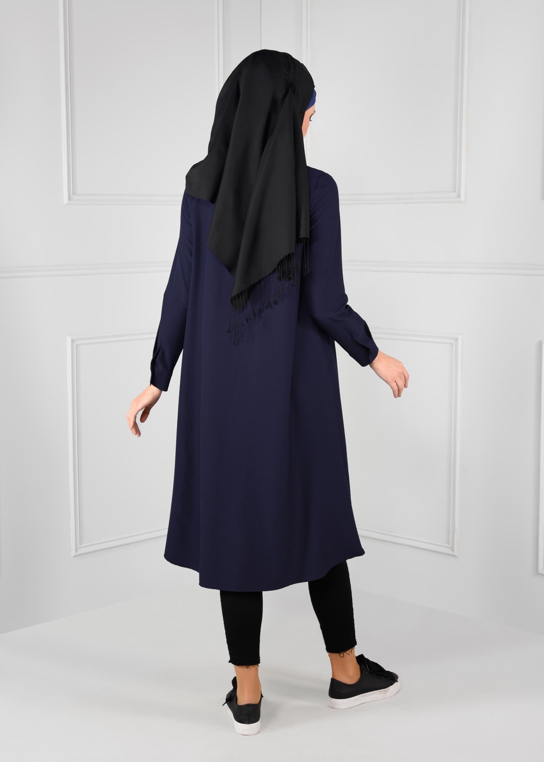 Tesettür giyim LACİVERT BONCUK İŞLEMELİ PÜSKÜLLÜ ASİMETRİK KESİM TUNİK 4643