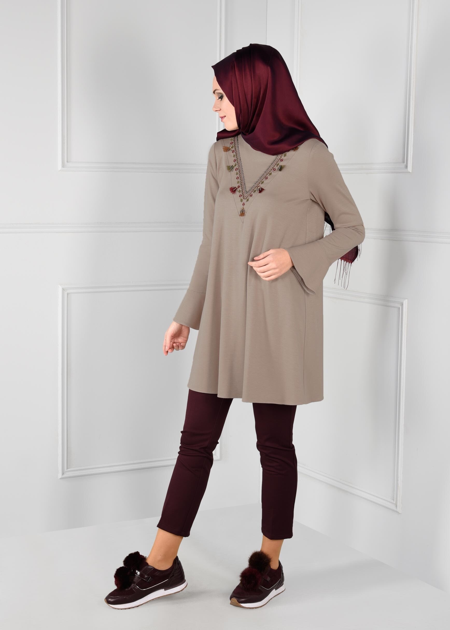 Tesettür giyim BEJ PÜSKÜLLÜ SALAŞ KESİM TUNİK 4680