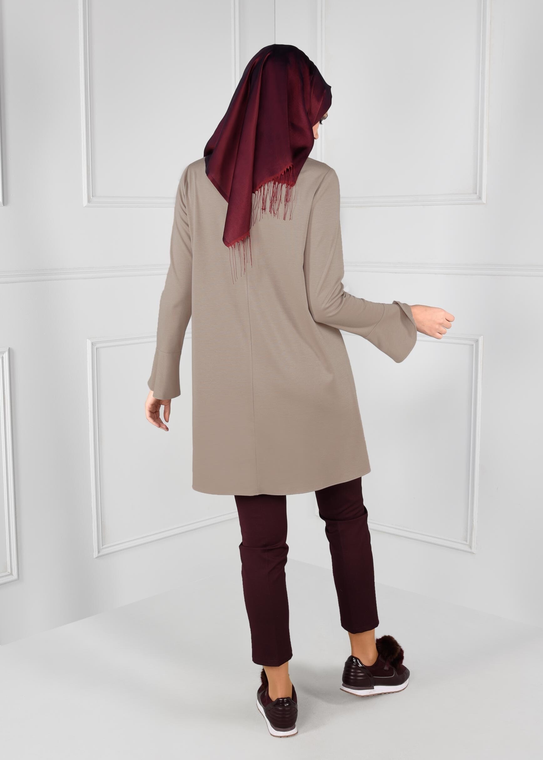 Tesettür giyim BEJ PÜSKÜLLÜ SALAŞ KESİM TUNİK 4680