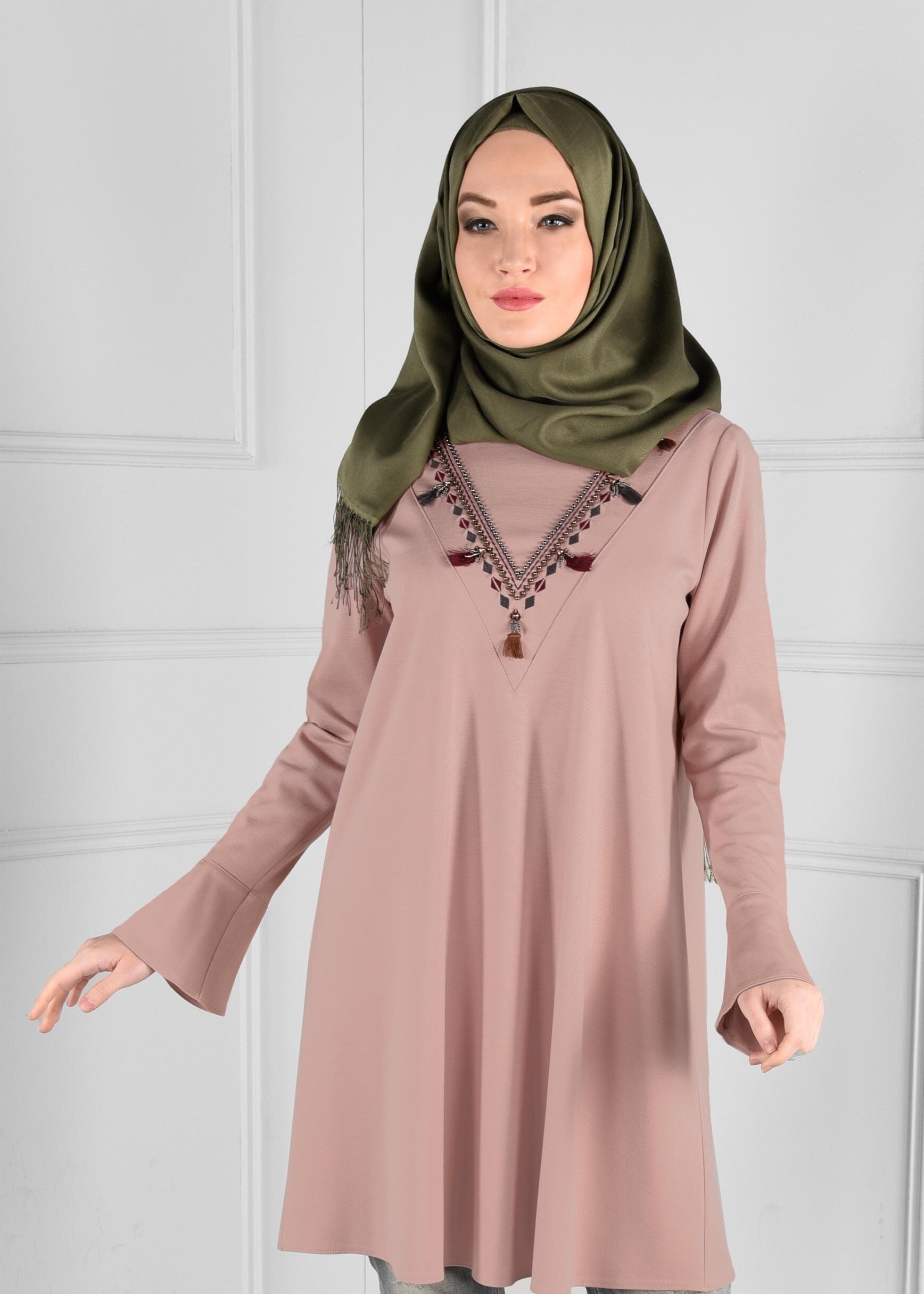 Tesettür giyim PUDRA PÜSKÜLLÜ SALAŞ KESİM TUNİK 4680
