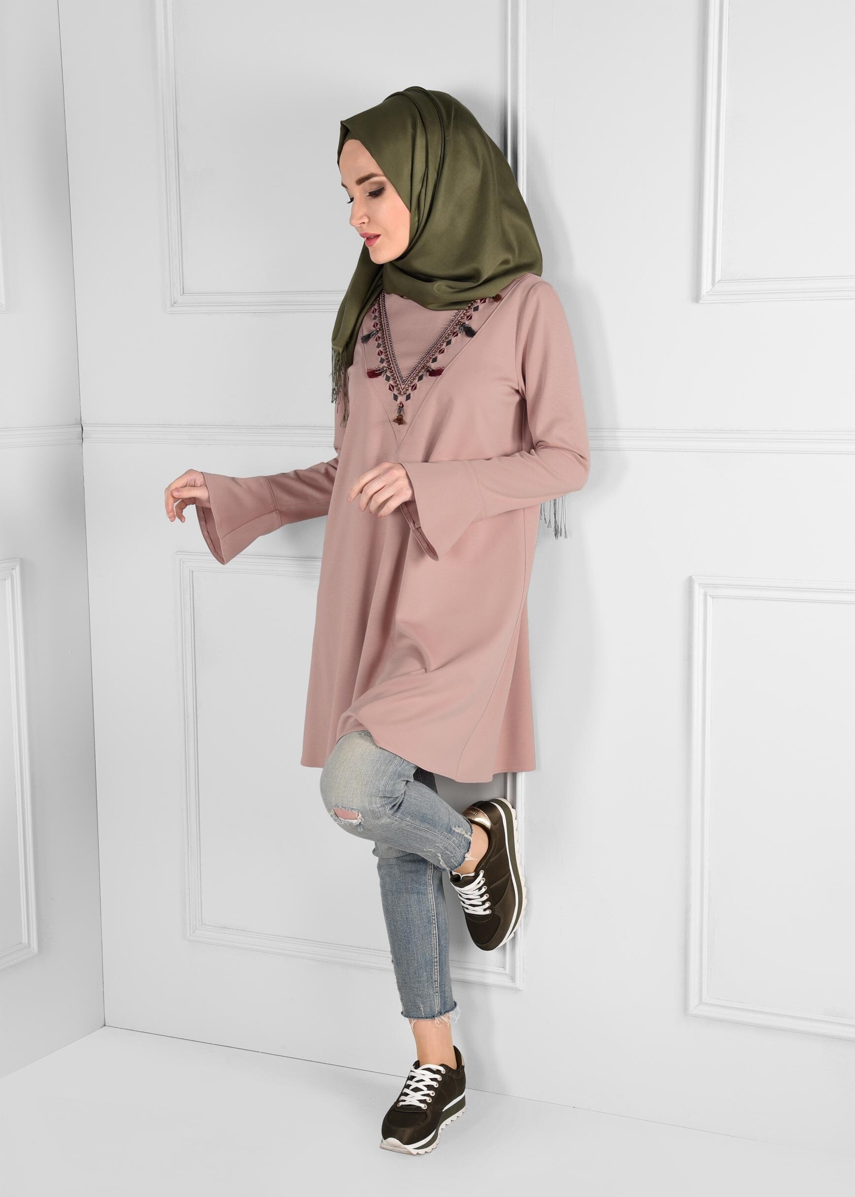 Tesettür giyim PUDRA PÜSKÜLLÜ SALAŞ KESİM TUNİK 4680