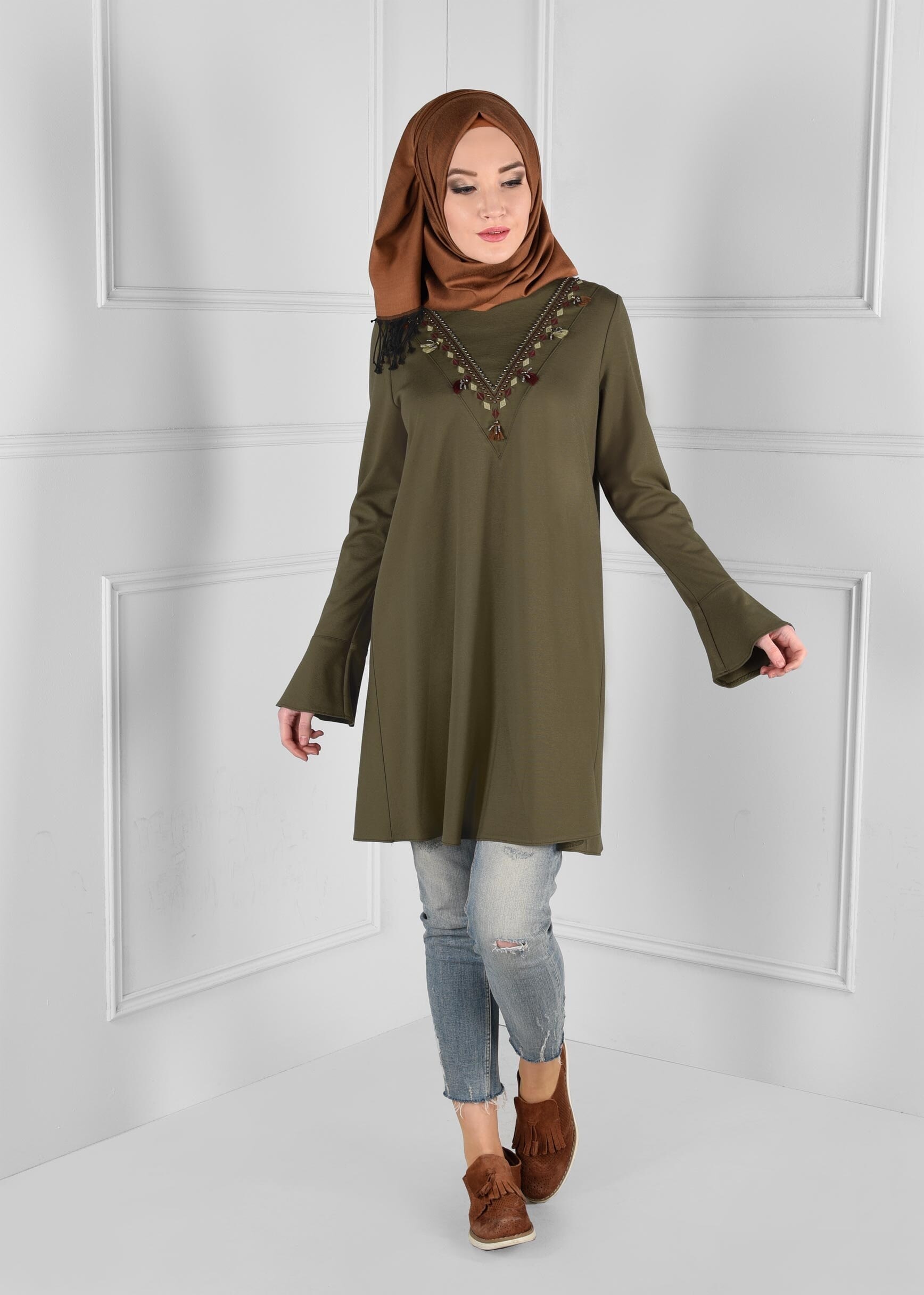 Tesettür giyim HAKİ PÜSKÜLLÜ SALAŞ KESİM TUNİK 4680