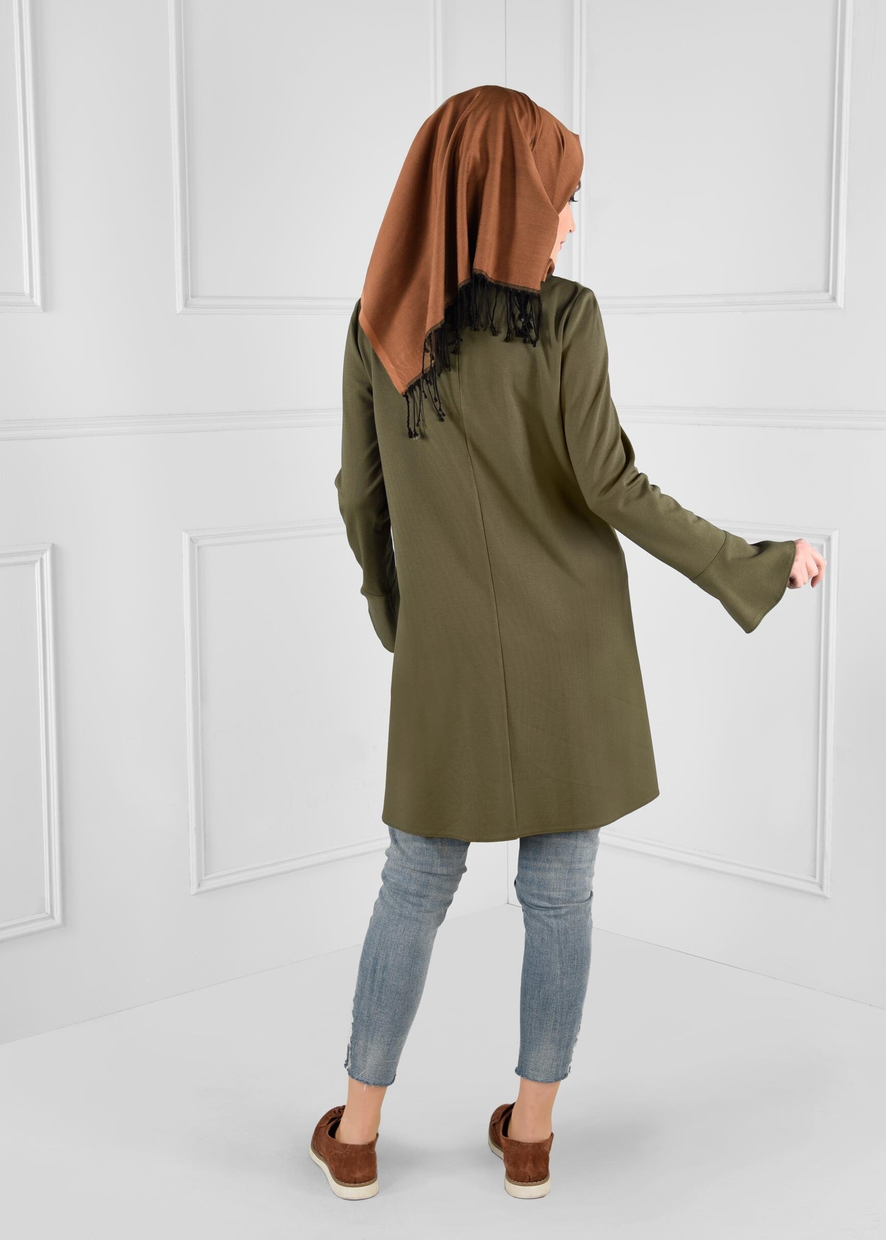 Tesettür giyim HAKİ PÜSKÜLLÜ SALAŞ KESİM TUNİK 4680