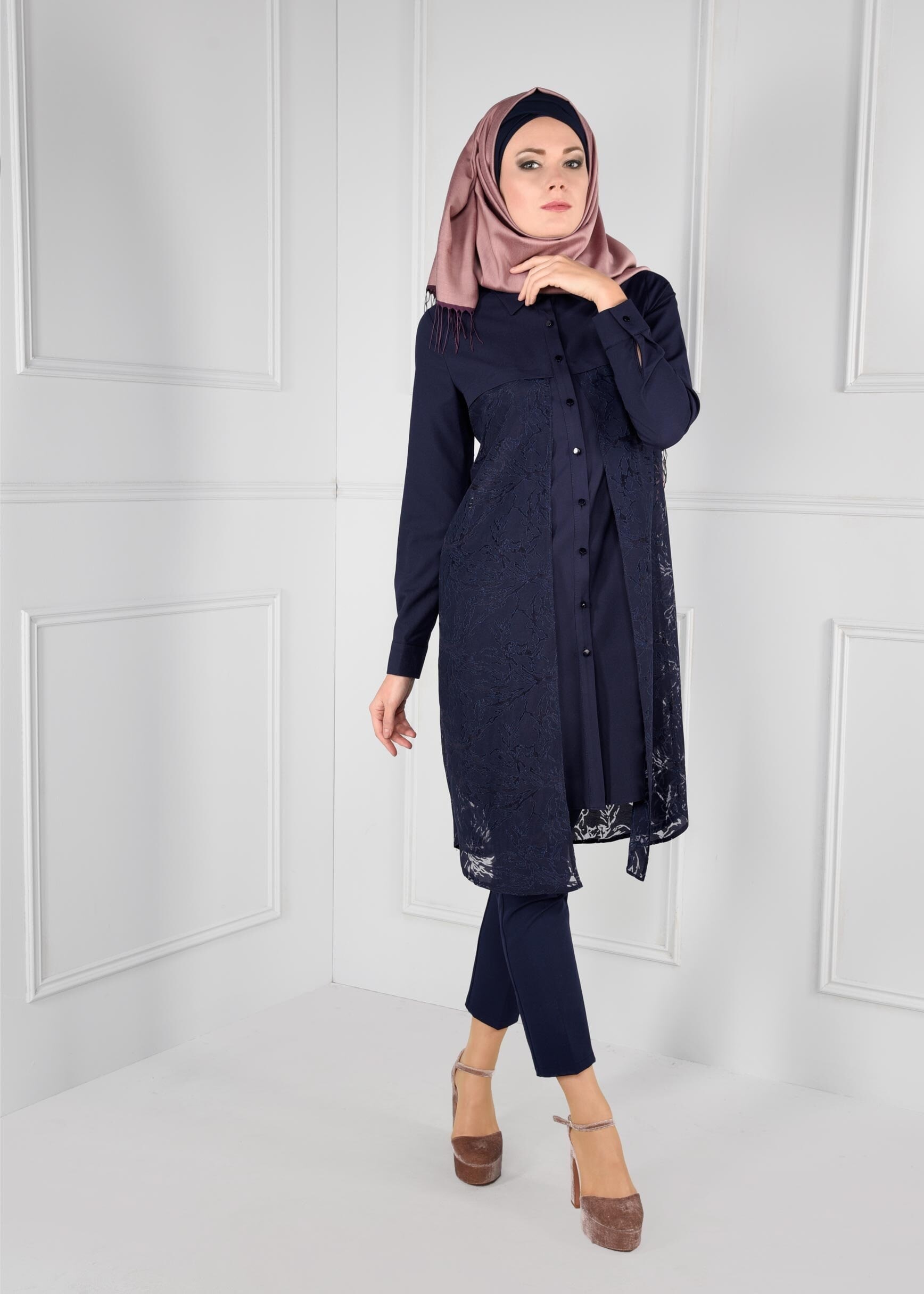 Tesettür giyim LACİVERT GÖMLEK YAKA TUNİK 4685 