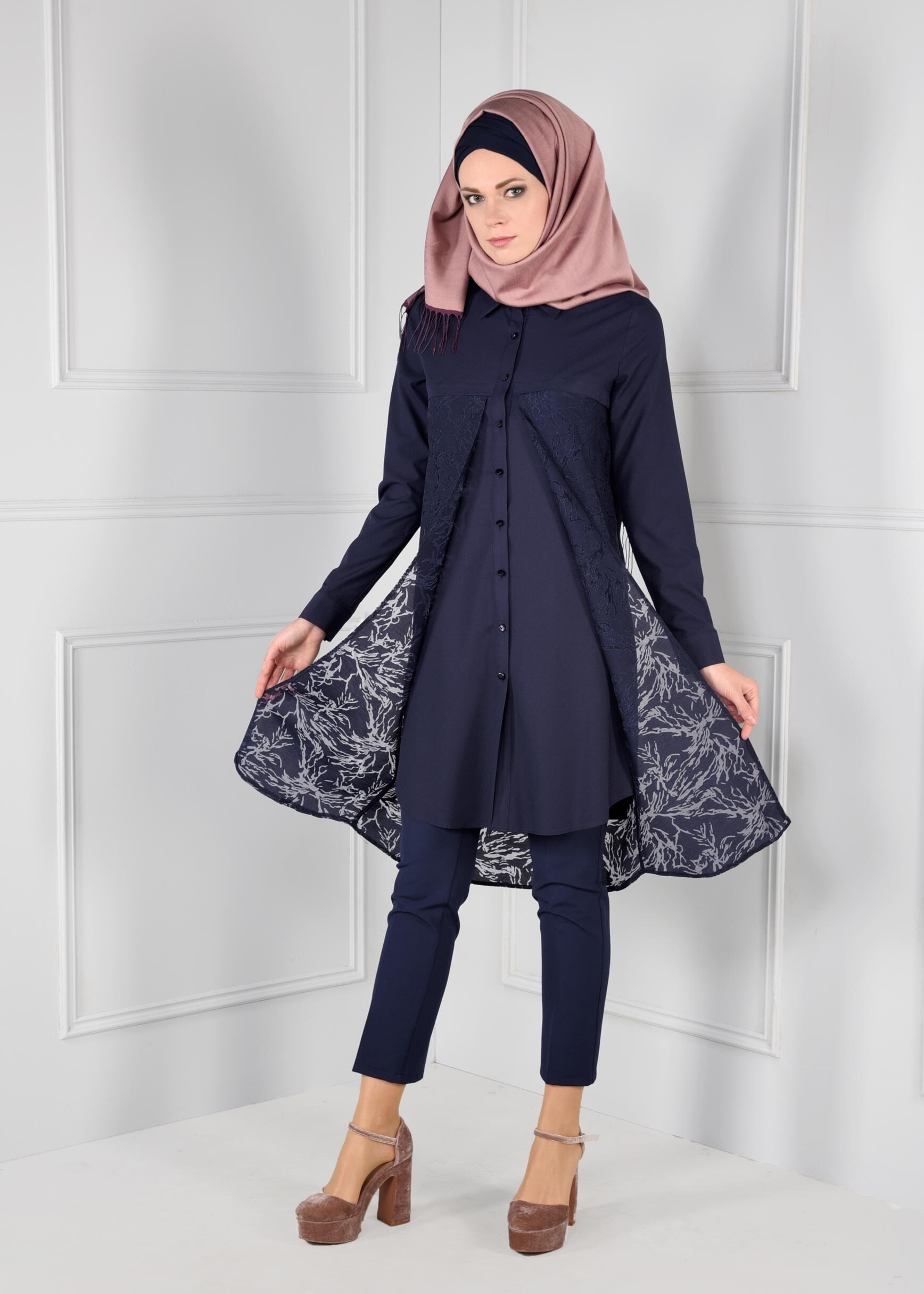 Tesettür giyim LACİVERT GÖMLEK YAKA TUNİK 4685 