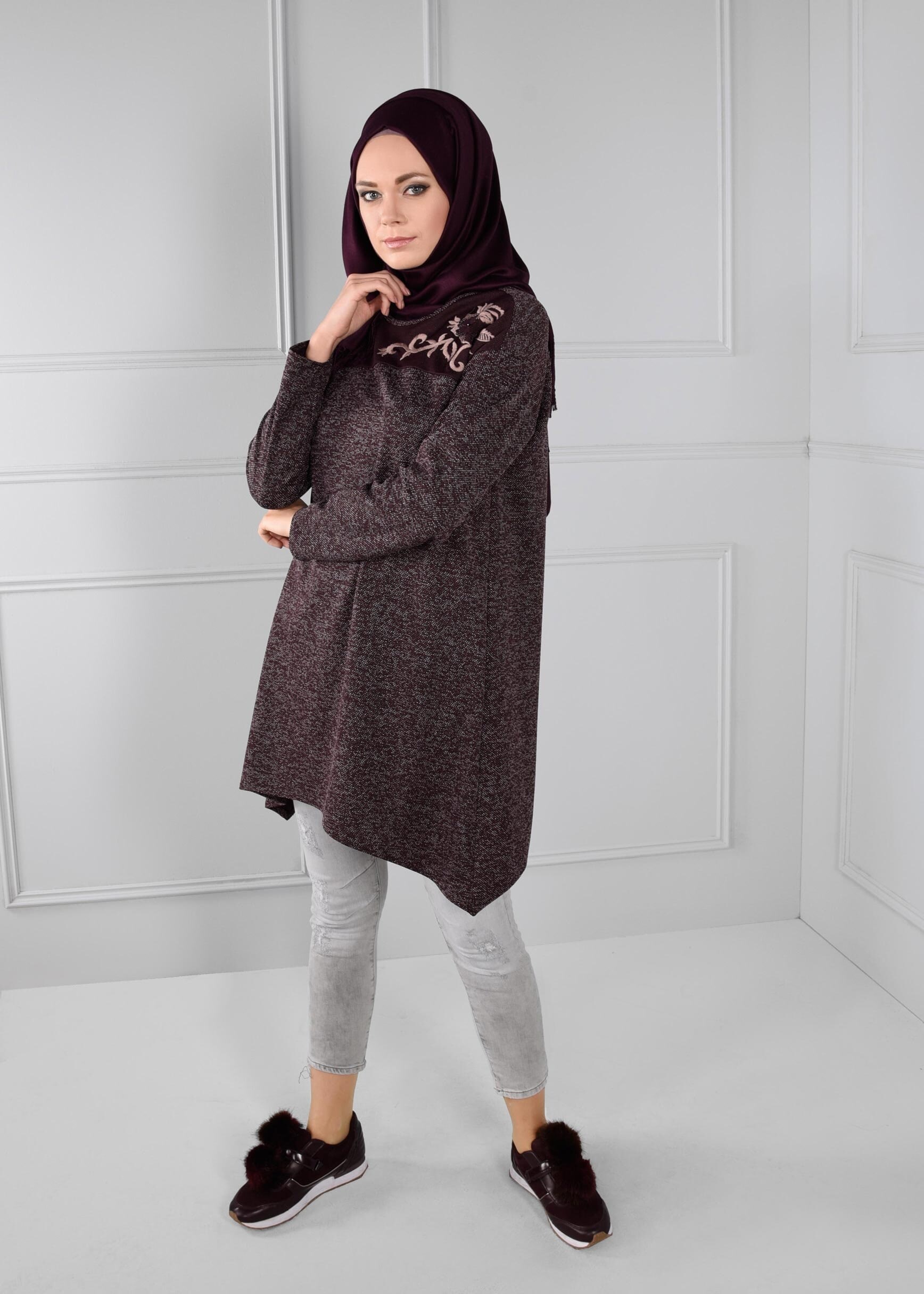 Tesettür giyim MÜRDÜM NAKIŞ DETAYLI SALAŞ TUNİK 4689 