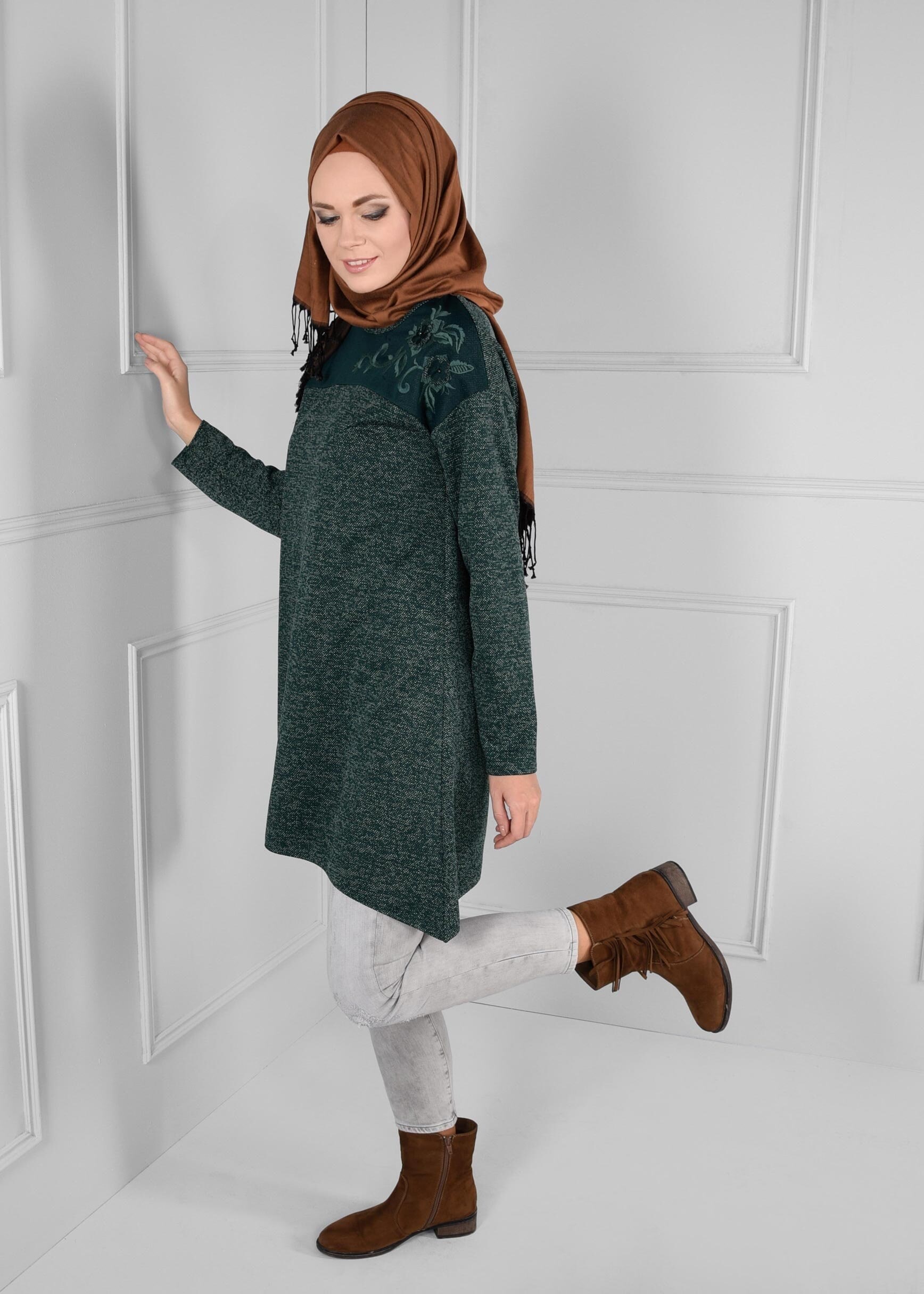 Tesettür giyim YEŞİL NAKIŞ DETAYLI SALAŞ TUNİK 4689 
