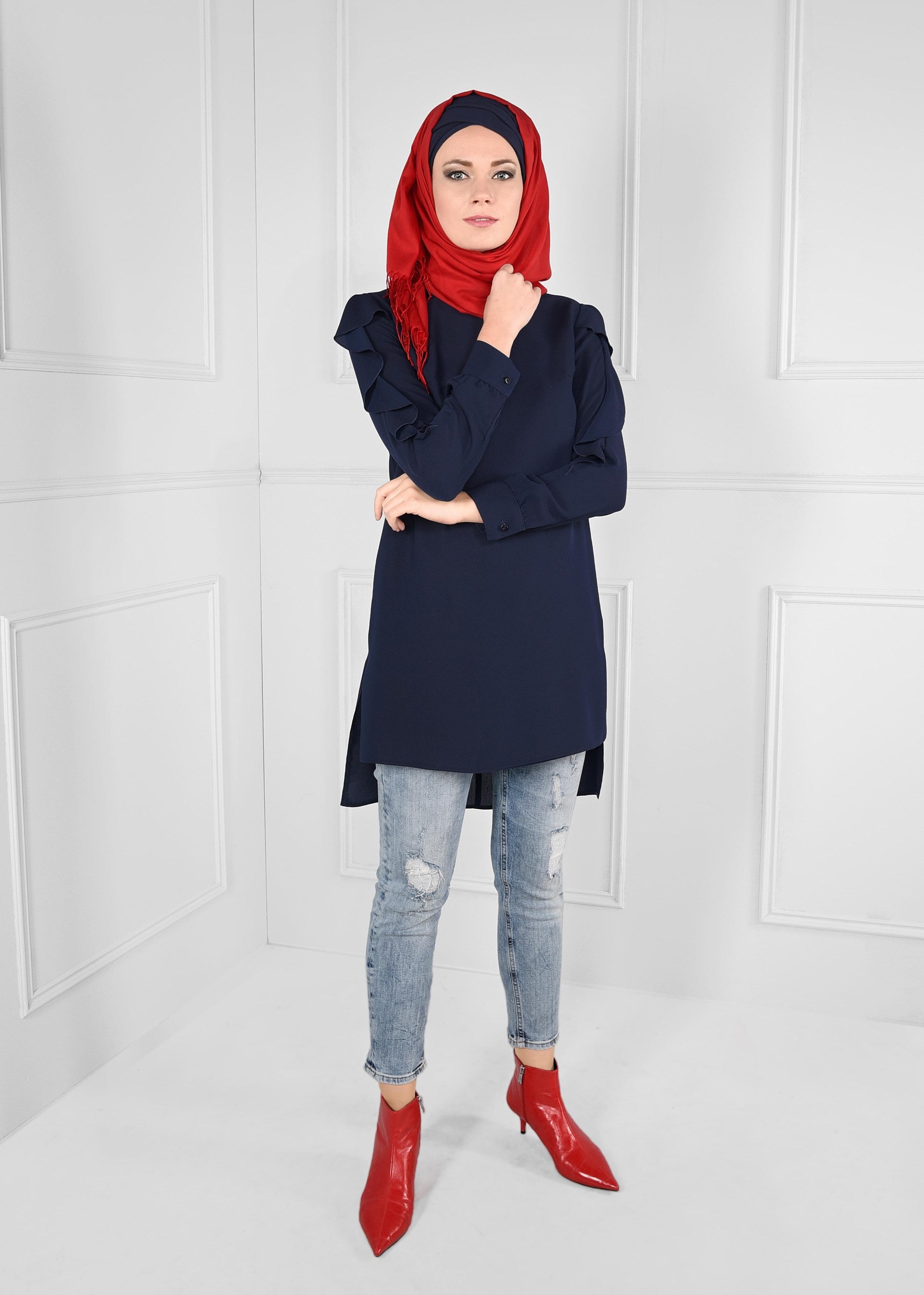 Tesettür giyim LACİVERT KOLLARI FIRFIRLI KUYRUKLU KREP TUNİK 4718