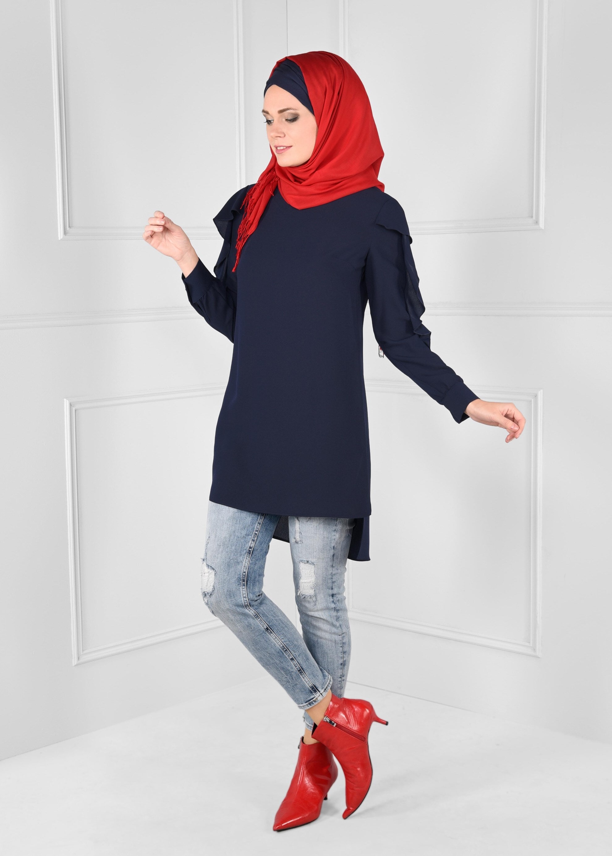 Tesettür giyim LACİVERT KOLLARI FIRFIRLI KUYRUKLU KREP TUNİK 4718