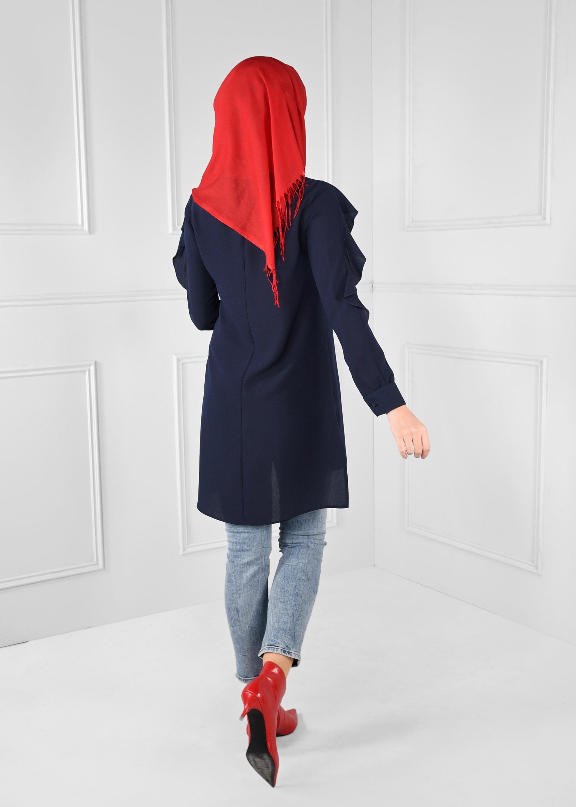 Tesettür giyim LACİVERT KOLLARI FIRFIRLI KUYRUKLU KREP TUNİK 4718