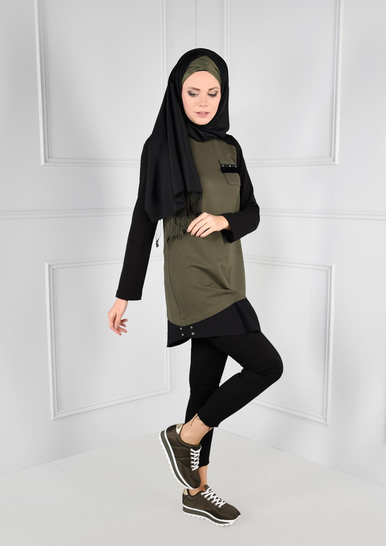 Tesettür giyim HAKİ CEBİ PÜSKÜLLÜ ÇİFT RENK EŞOFMAN TUNİK 4719 