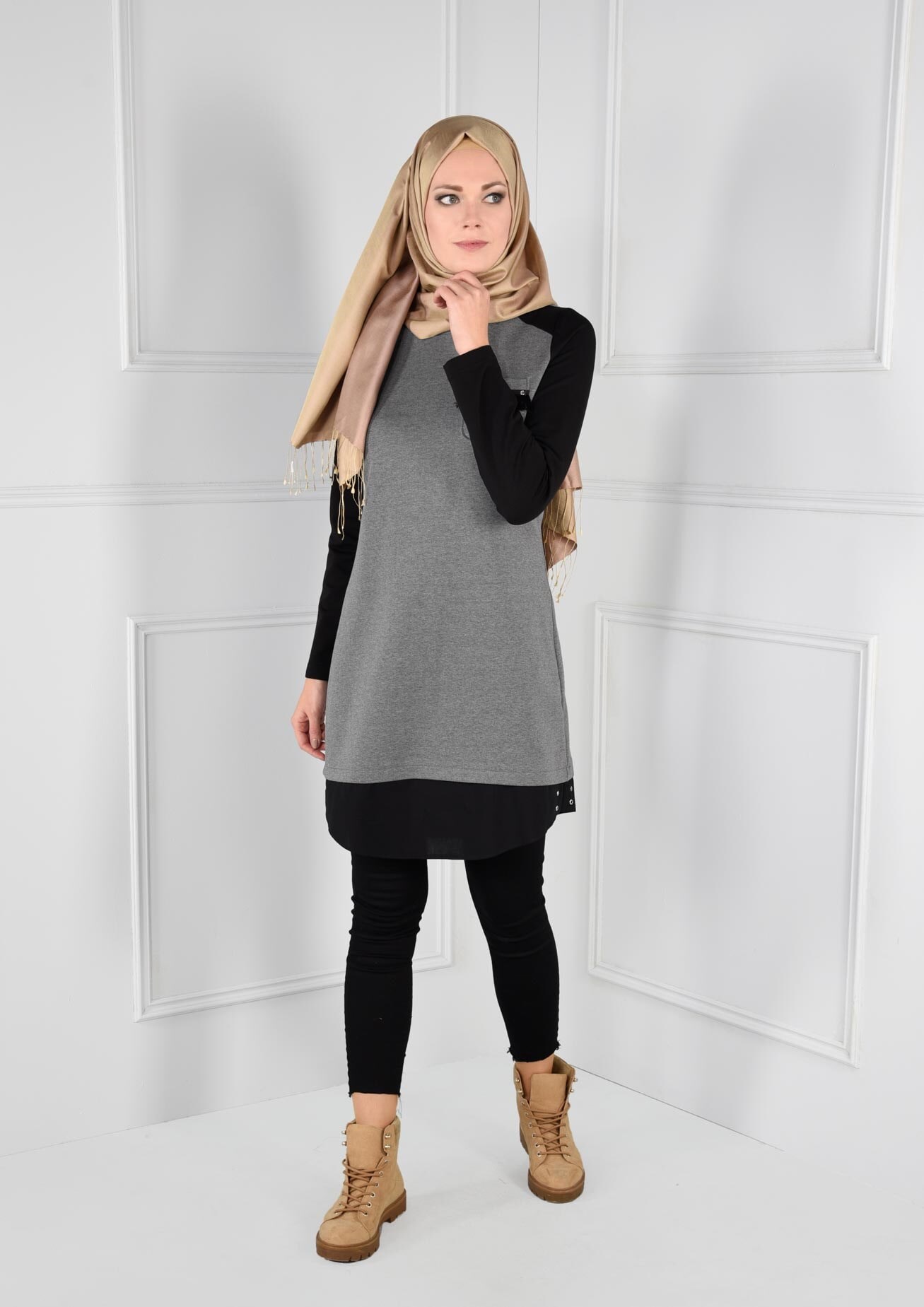 Tesettür giyim GRİ CEBİ PÜSKÜLLÜ ÇİFT RENK EŞOFMAN TUNİK 4719 
