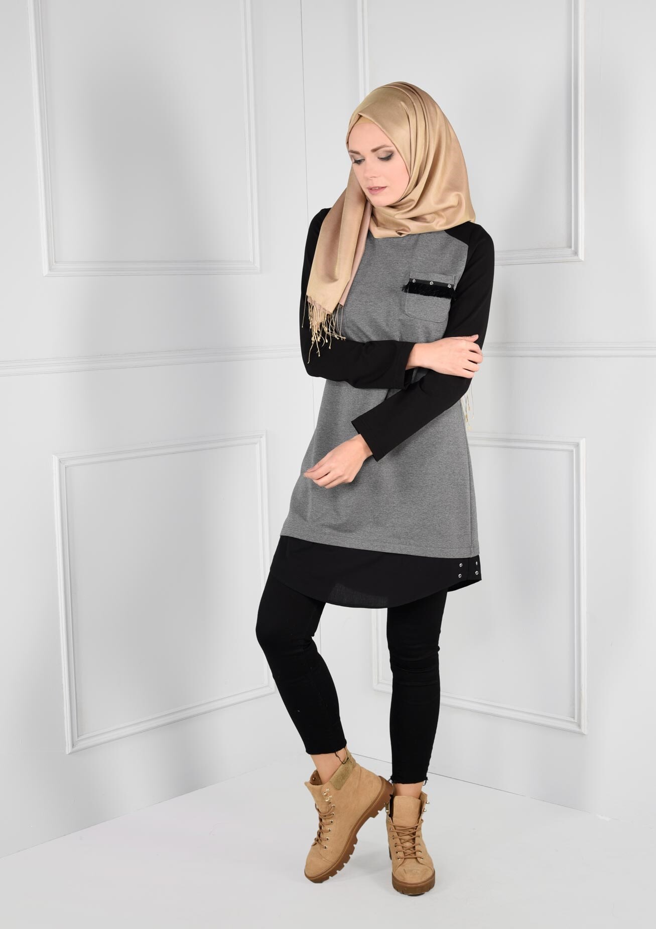 Tesettür giyim GRİ CEBİ PÜSKÜLLÜ ÇİFT RENK EŞOFMAN TUNİK 4719 