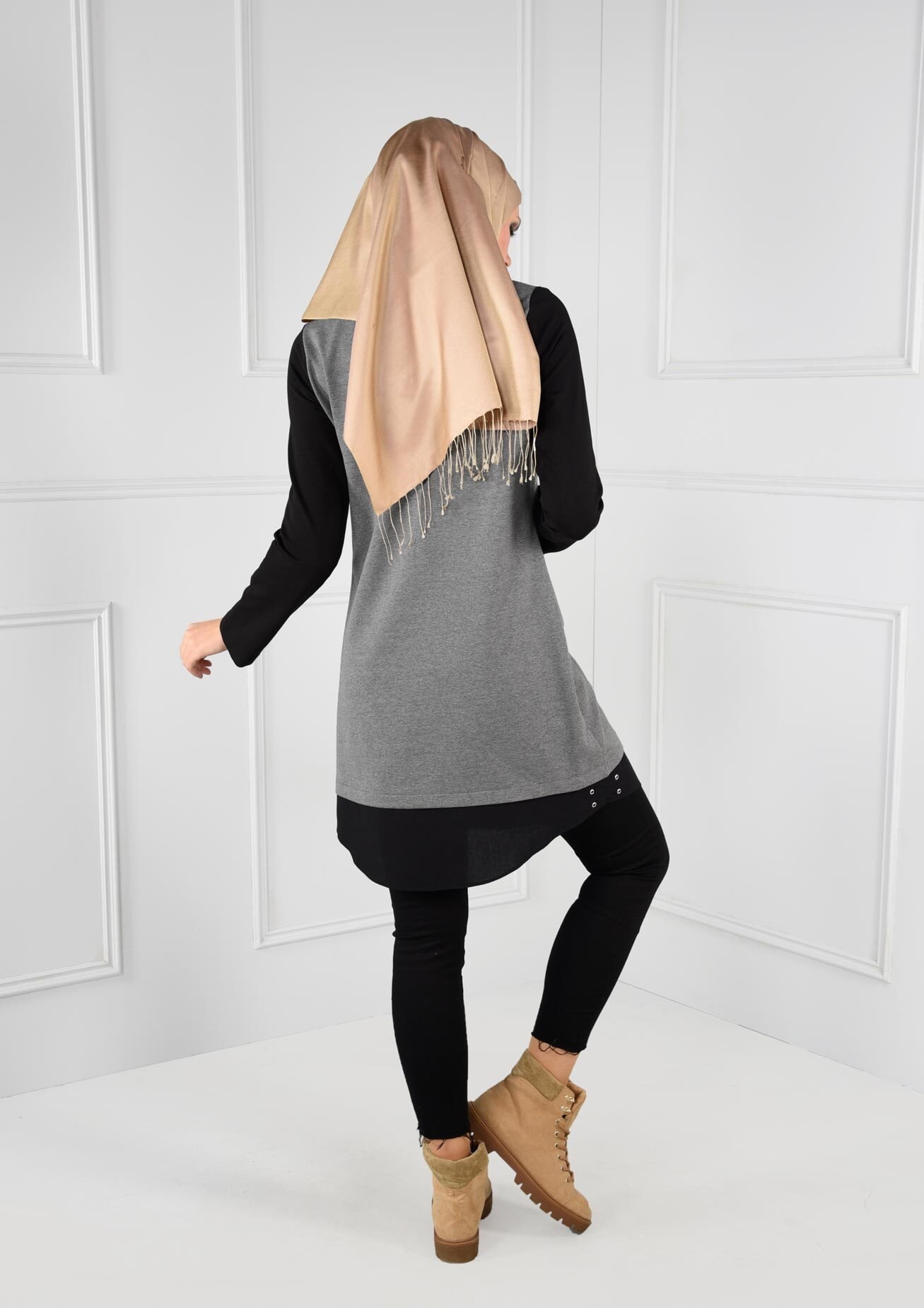 Tesettür giyim GRİ CEBİ PÜSKÜLLÜ ÇİFT RENK EŞOFMAN TUNİK 4719 