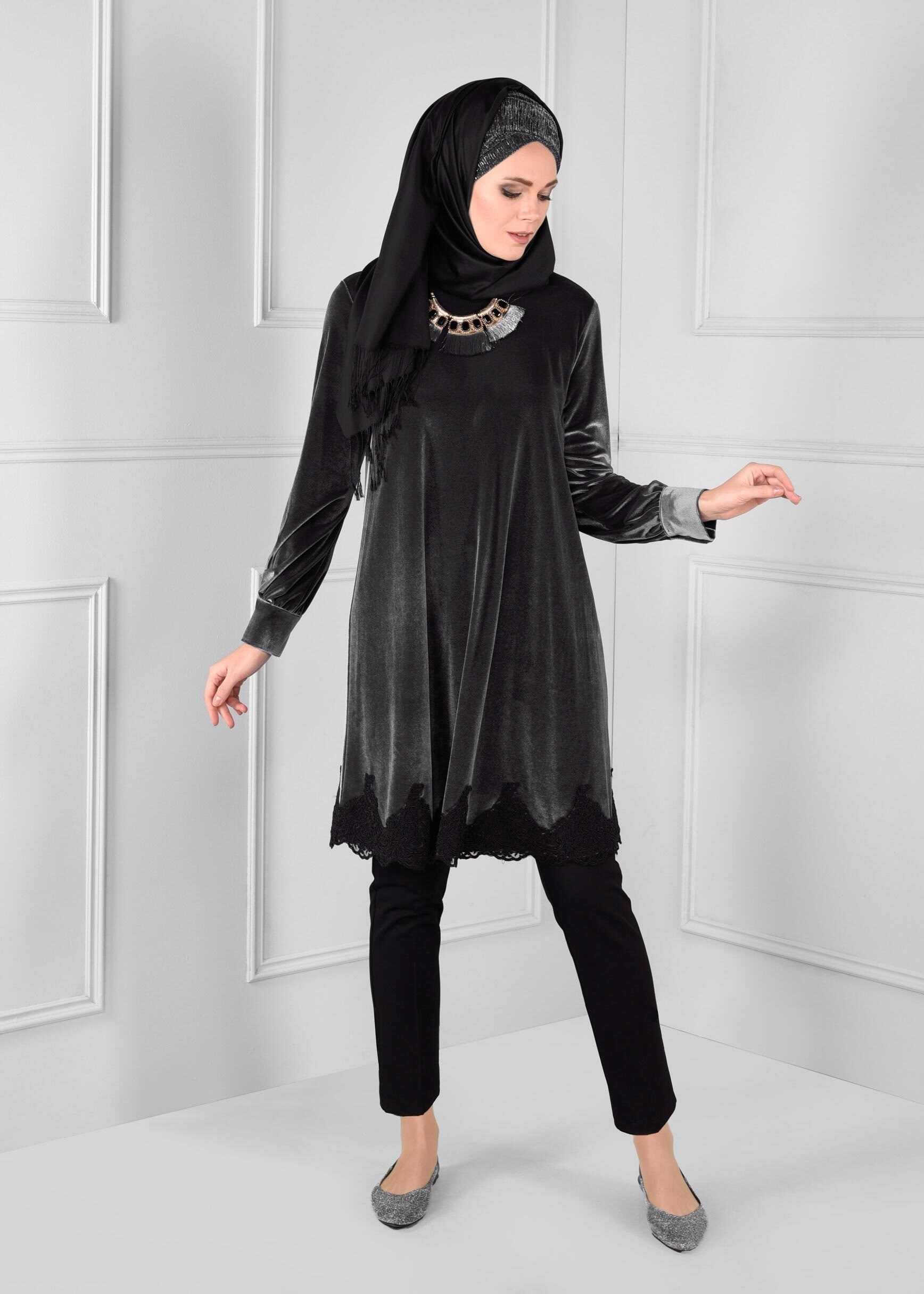 Tesettür giyim GRİ DANTELLİ SALAŞ KADİFE TUNİK 4731 