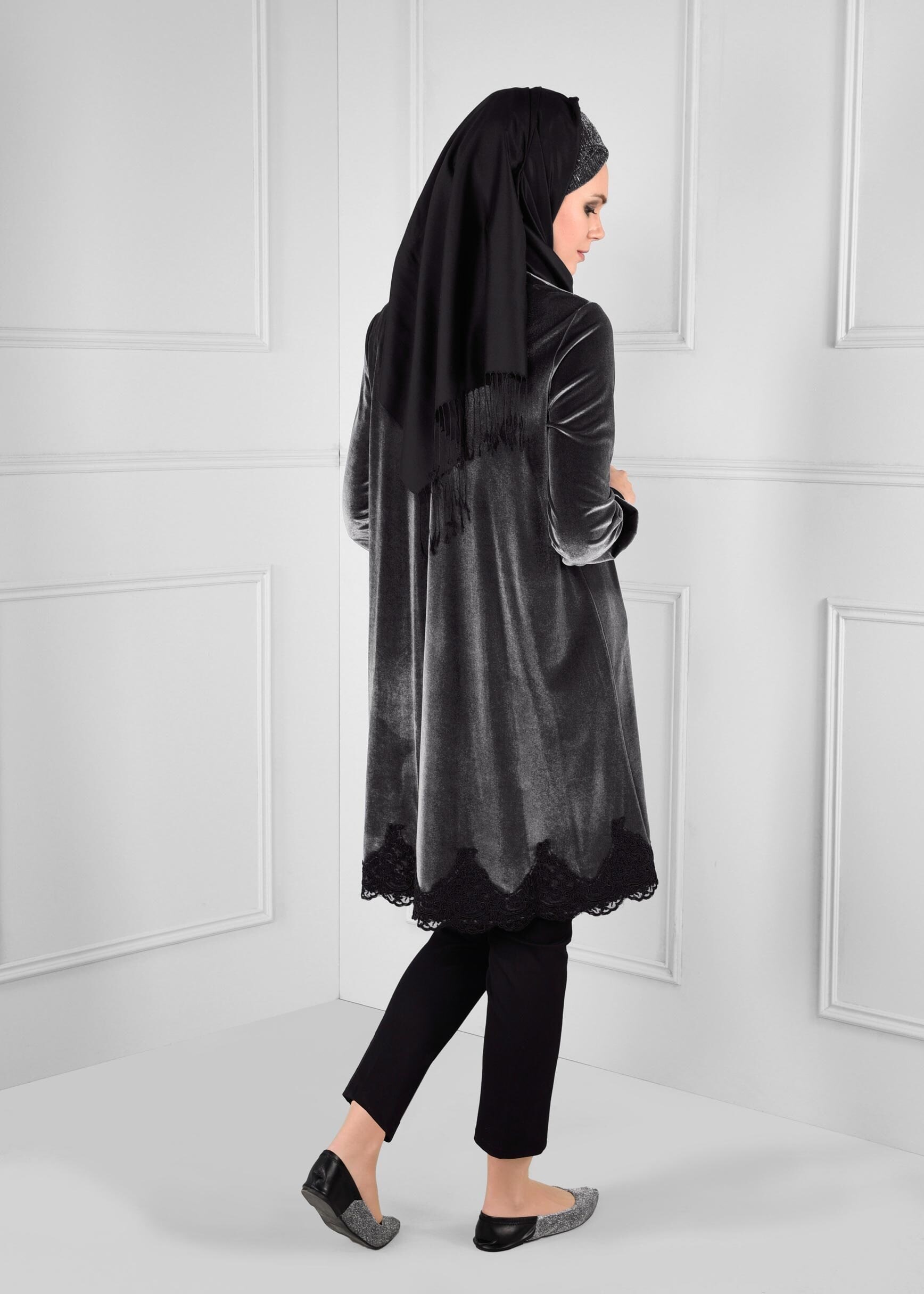 Tesettür giyim GRİ DANTELLİ SALAŞ KADİFE TUNİK 4731 