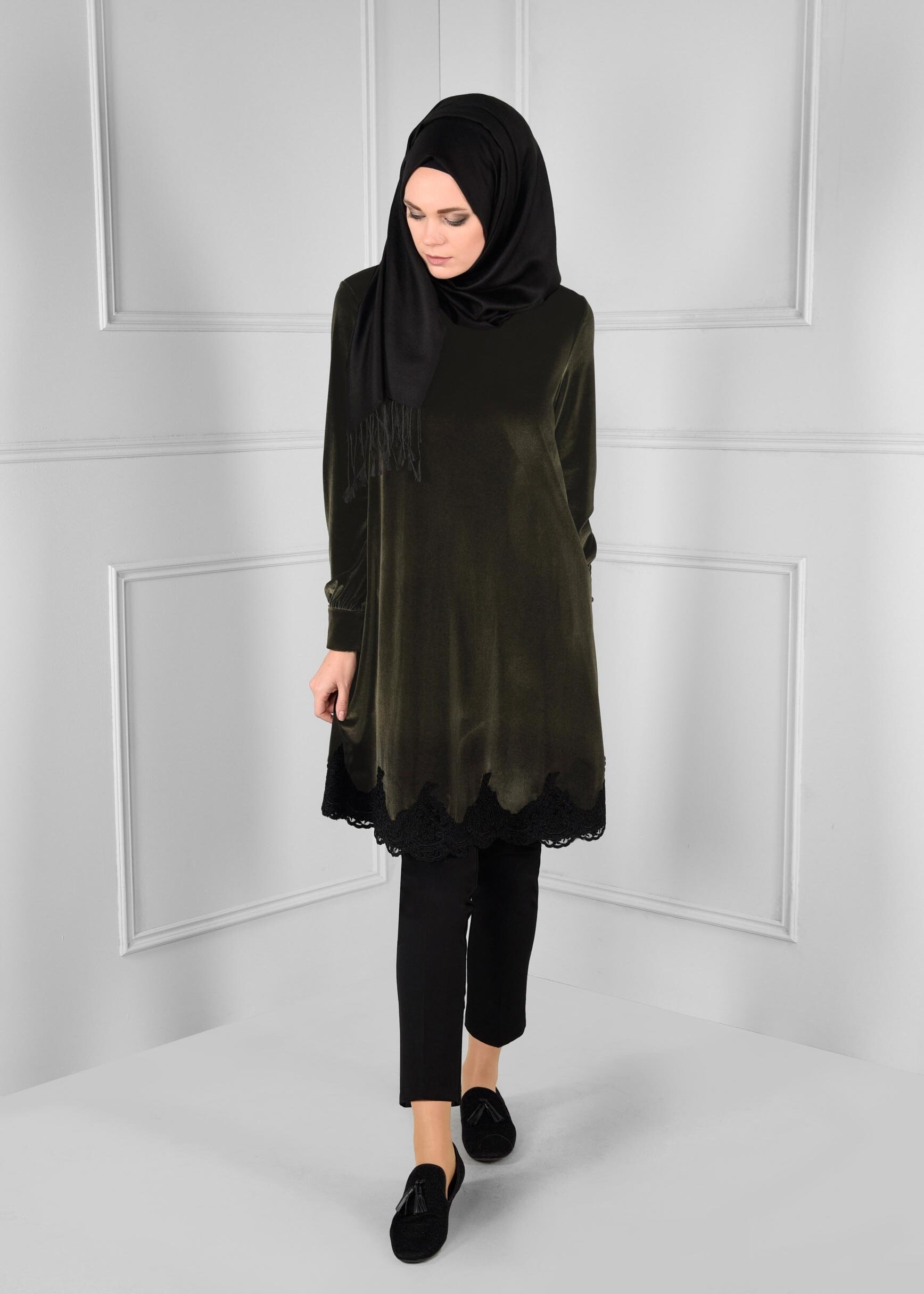 Tesettür giyim HAKİ DANTELLİ SALAŞ KADİFE TUNİK 4731 
