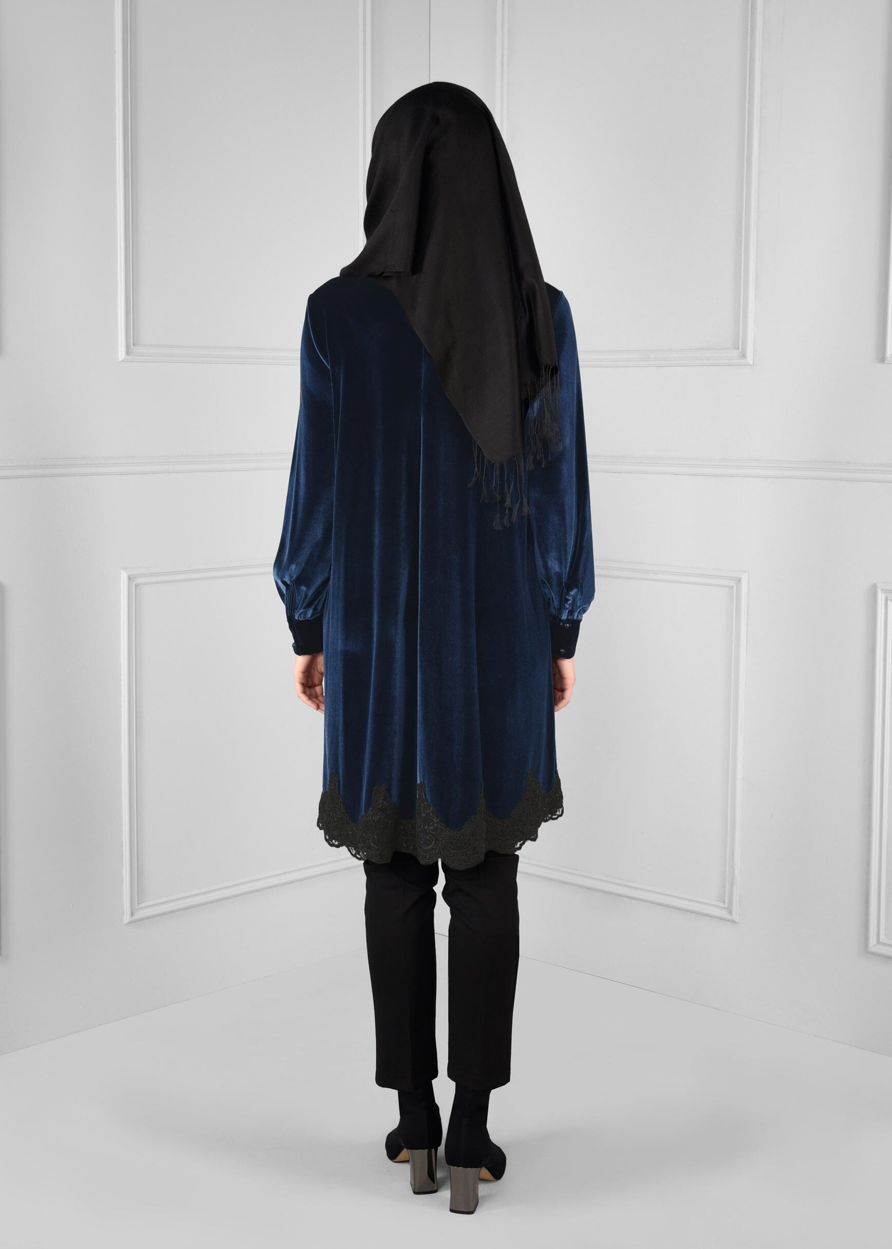 Tesettür giyim LACİVERT DANTELLİ SALAŞ KADİFE TUNİK 4731 