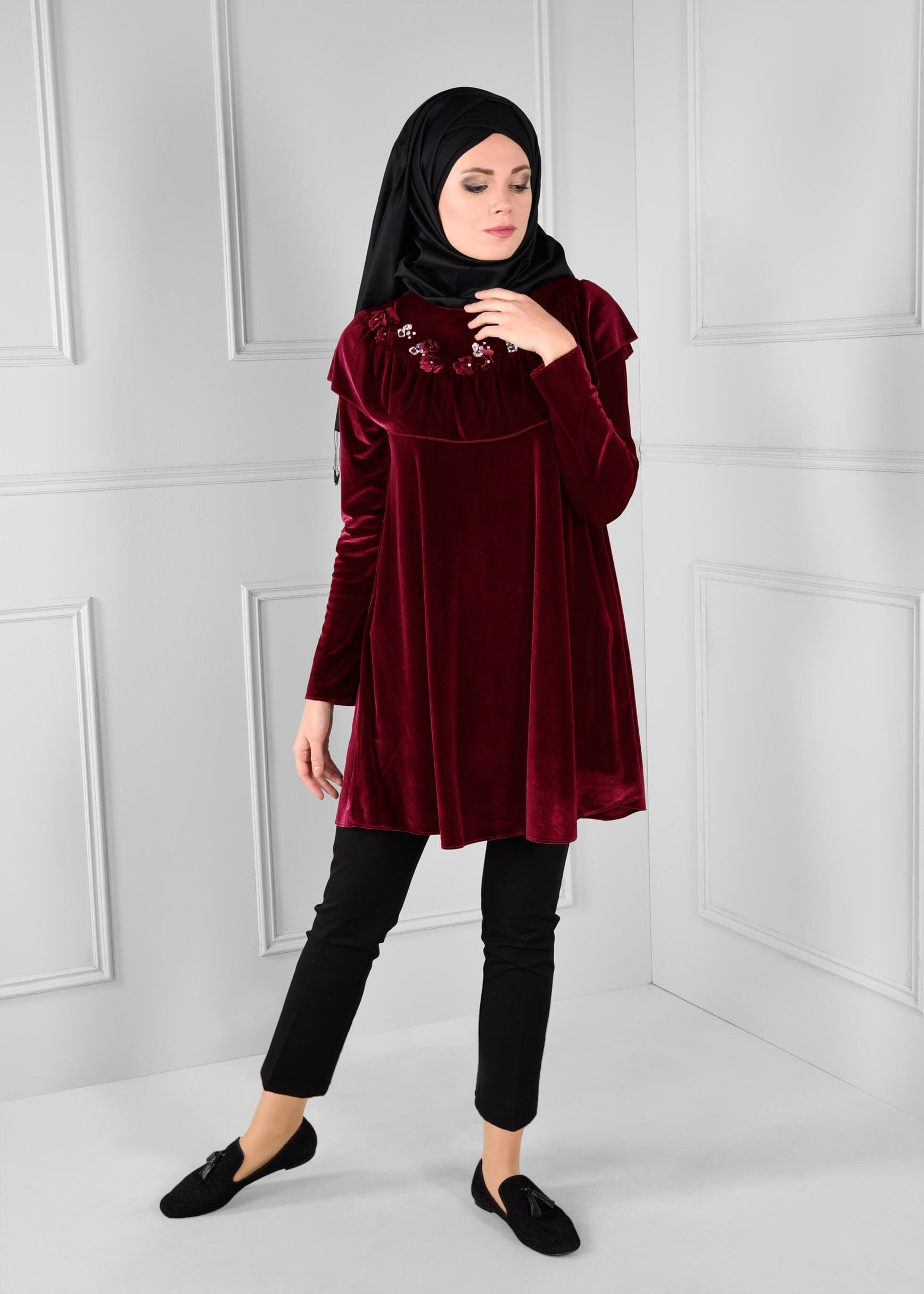 Tesettür giyim BORDO ÇİÇEK VOLAN DETAYLI KADİFE TUNİK 4734 