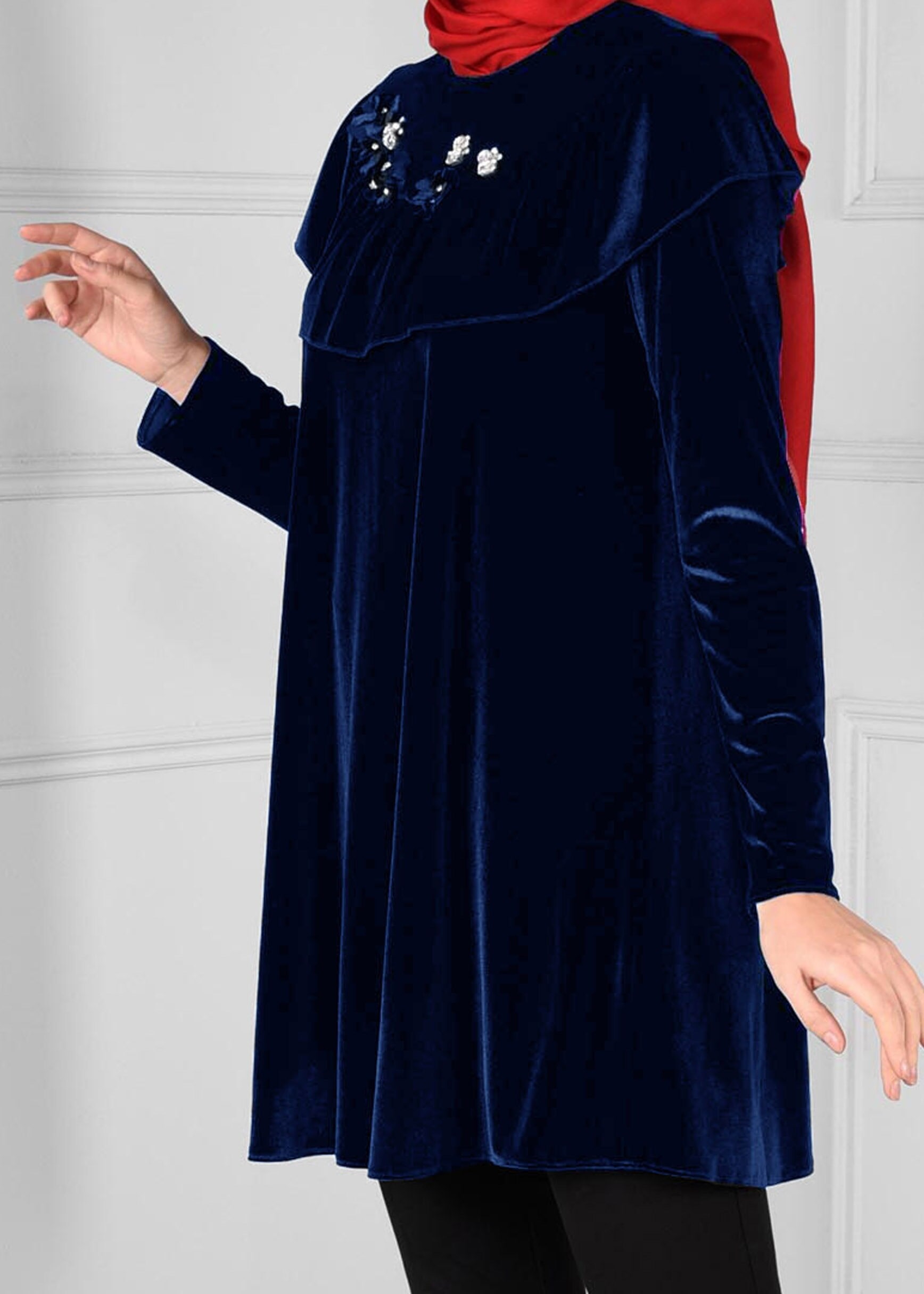 Tesettür giyim LACİVERT ÇİÇEK VOLAN DETAYLI KADİFE TUNİK 4734 