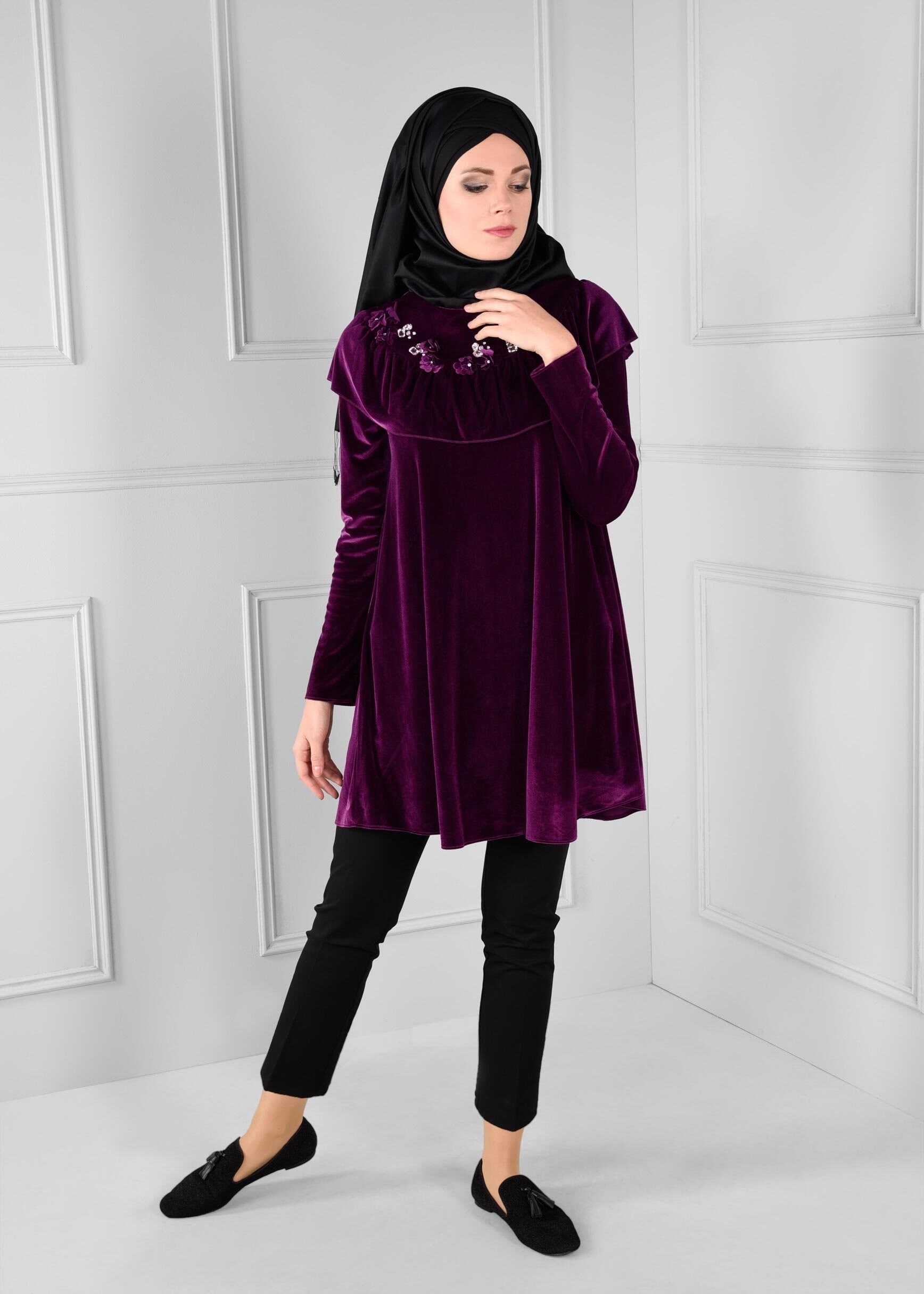Tesettür giyim MOR ÇİÇEK VOLAN DETAYLI KADİFE TUNİK 4734 