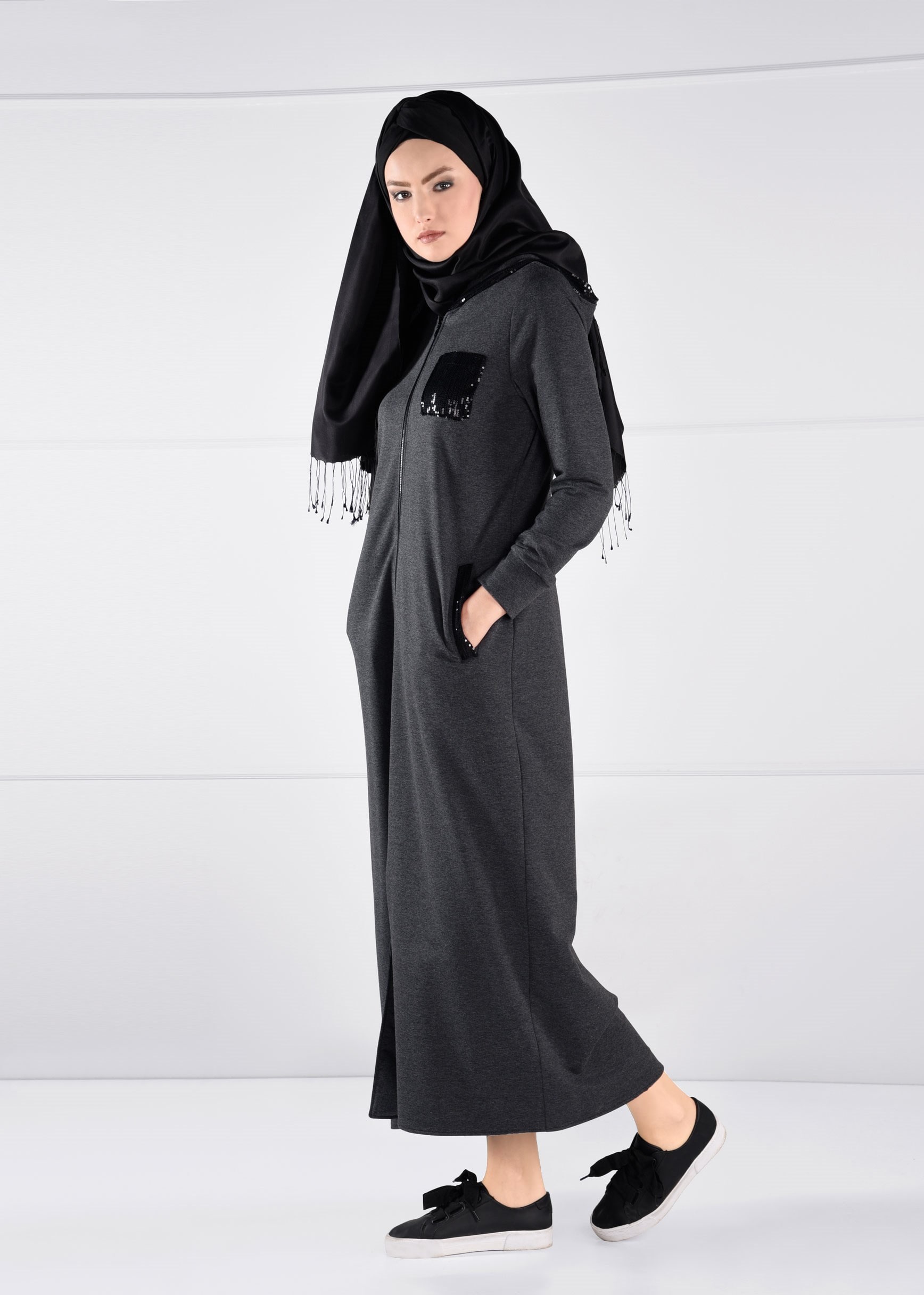 Tesettür giyim GRİ PAYET DETAYLI KAPÜŞONLU CEPLİ EŞOFMAN TUNİK 4739