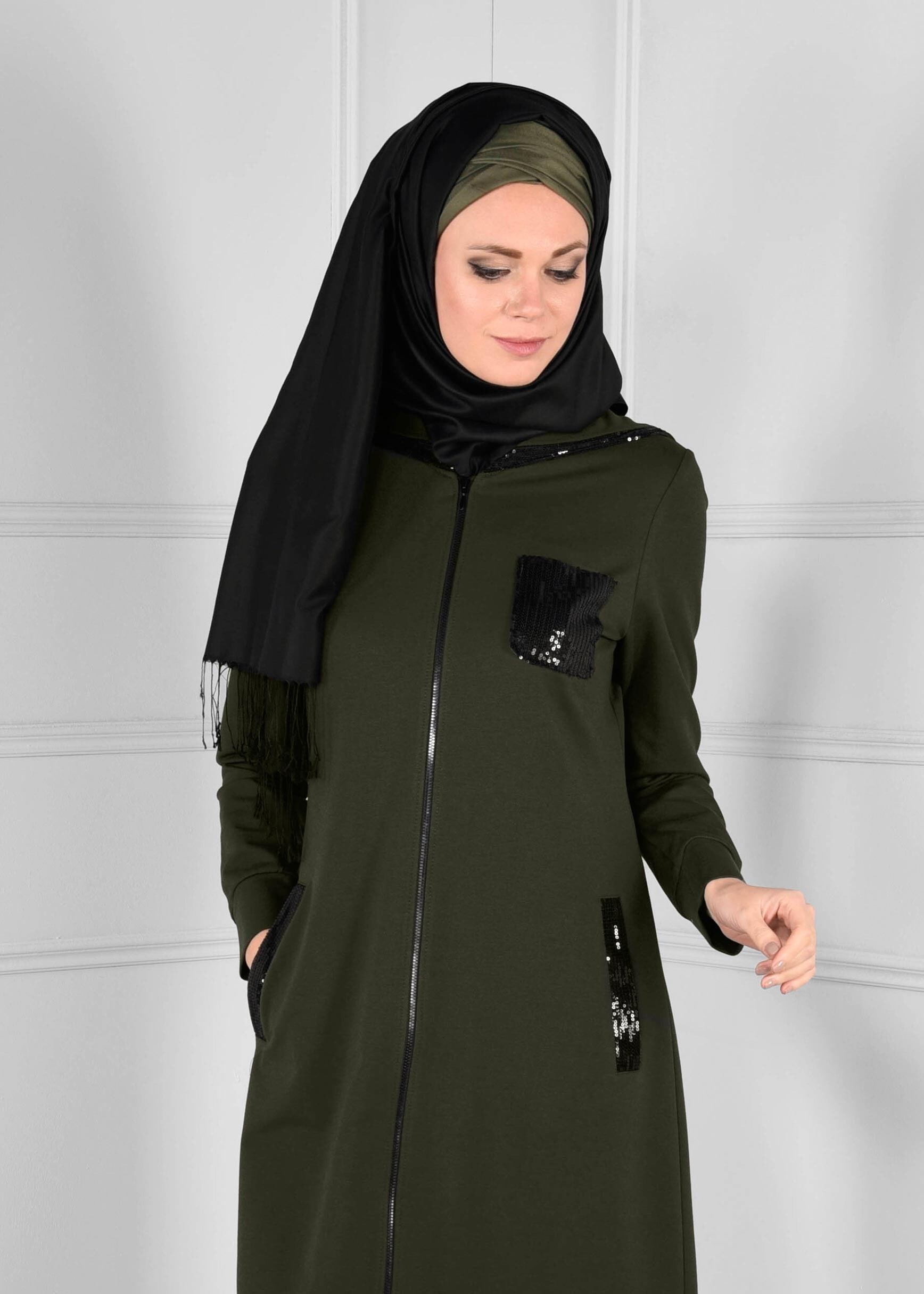 Tesettür giyim HAKİ PAYET DETAYLI KAPÜŞONLU CEPLİ EŞOFMAN TUNİK 4739