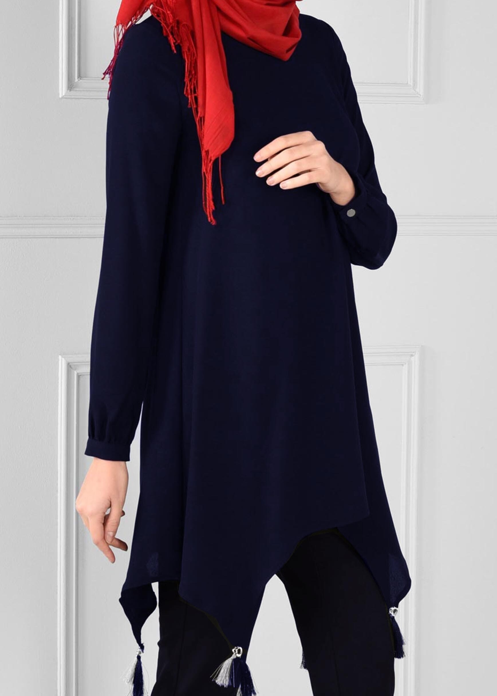 Tesettür giyim LACİVERT ASİMETRİK KESİM PÜSKÜL DETAYLI TUNİK 4754