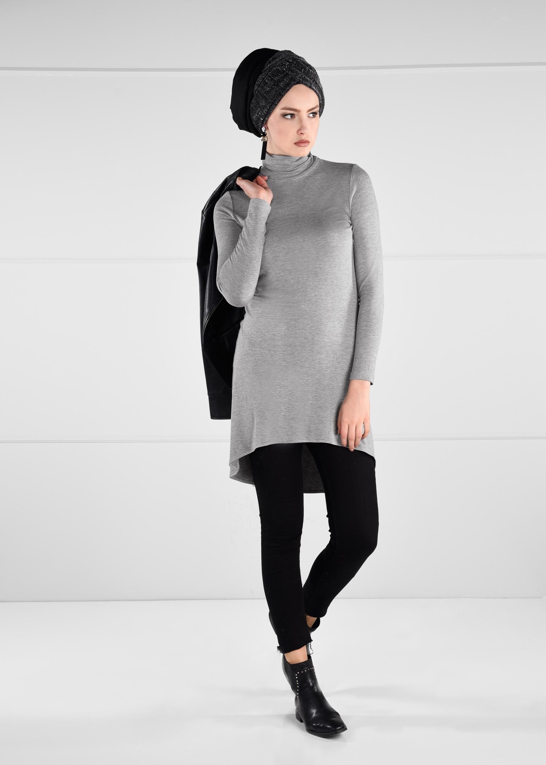 Tesettür giyim GRİ BALIKÇI YAKA ASİMETRİK KESİM TUNİK 4757