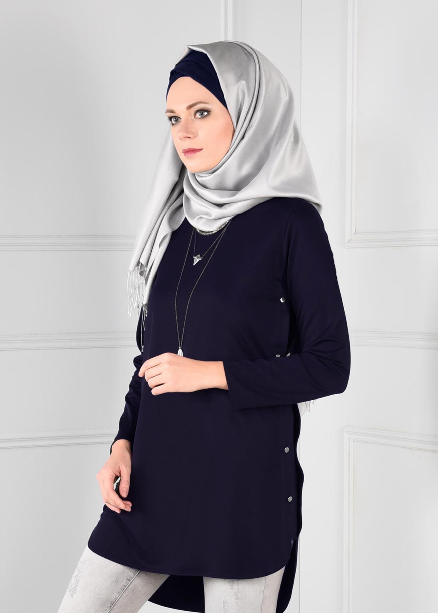 Tesettür giyim LACİVERT YANLARI ZIMBA DETAYLI TUNİK 4762