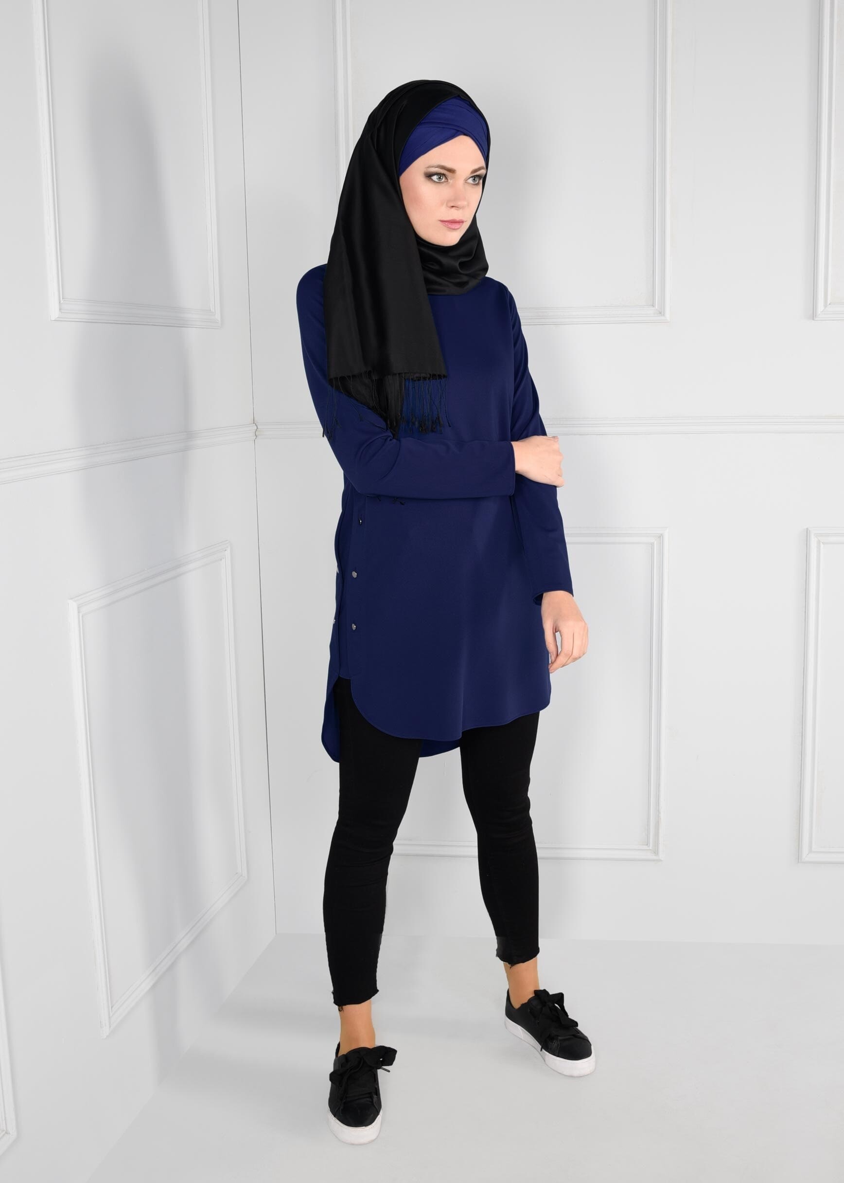 Tesettür giyim LACİVERT YANLARI ZIMBA DETAYLI TUNİK 4762