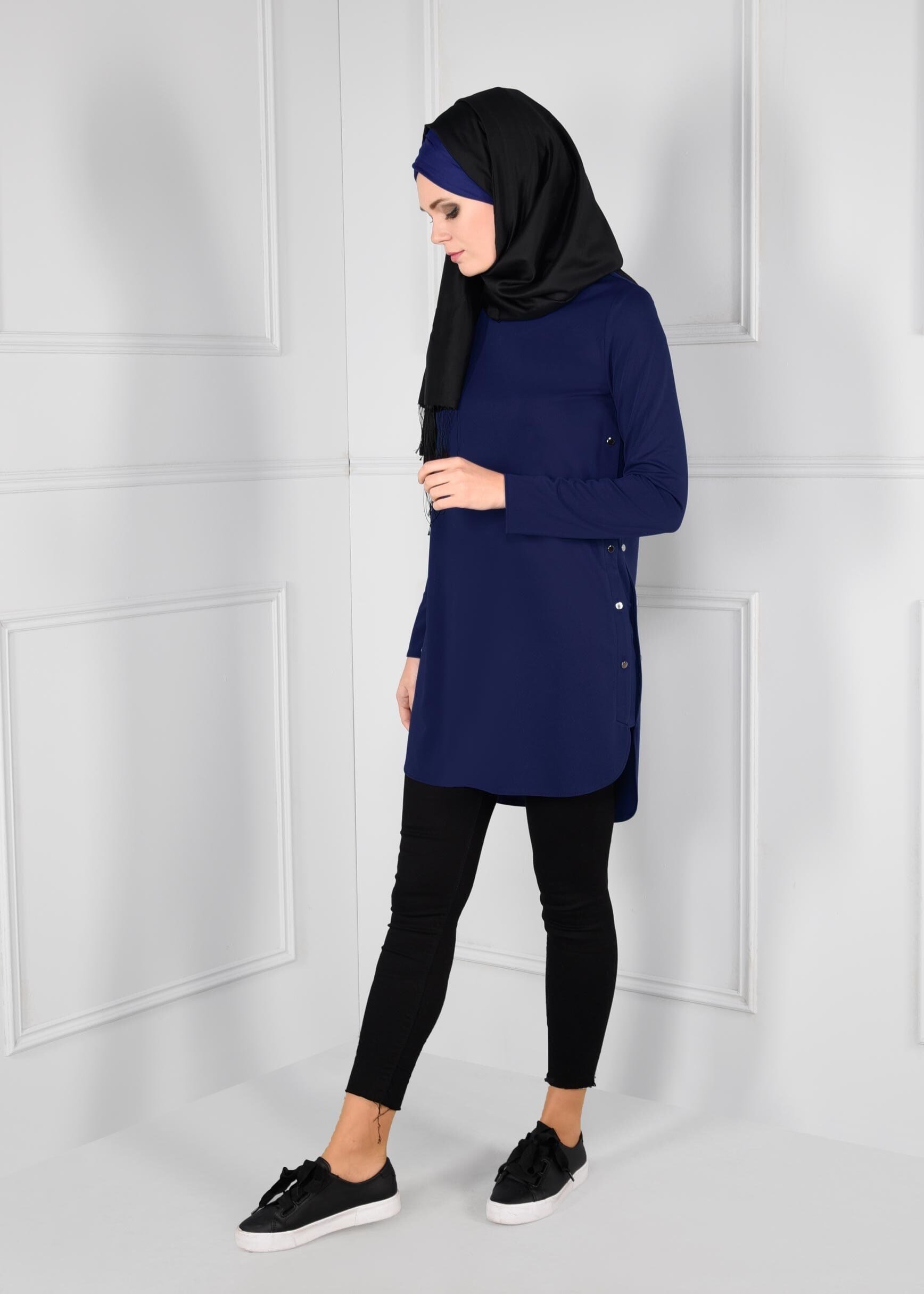 Tesettür giyim LACİVERT YANLARI ZIMBA DETAYLI TUNİK 4762