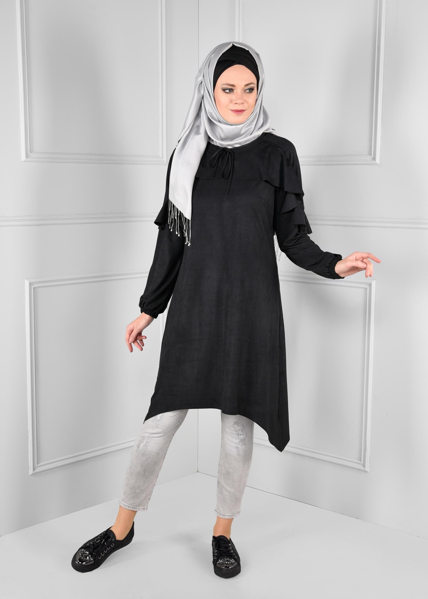 Tesettür giyim SİYAH MANŞETLERİ LASTİKLİ ASİMETRİK KESİM TUNİK 4763