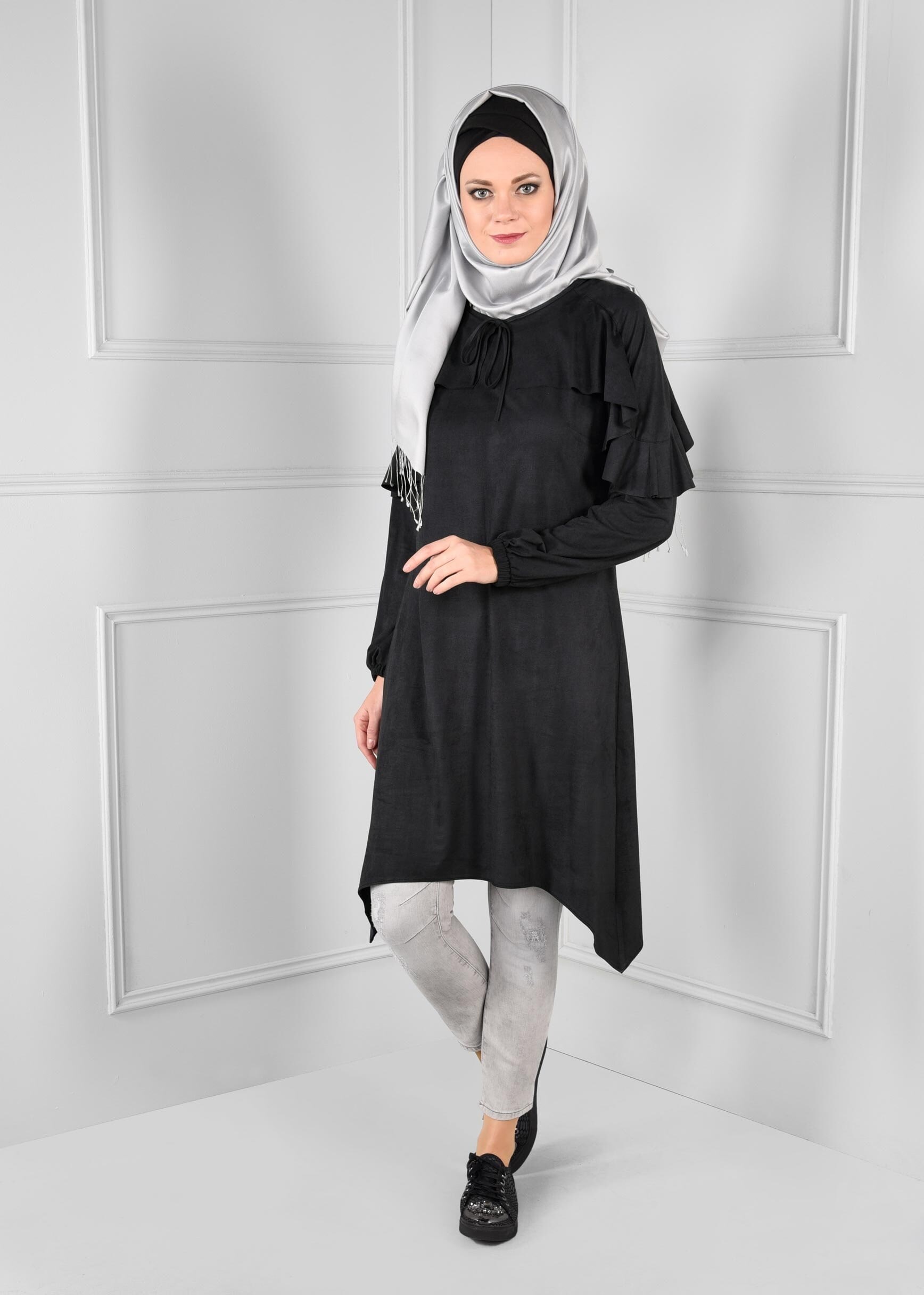 Tesettür giyim SİYAH MANŞETLERİ LASTİKLİ ASİMETRİK KESİM TUNİK 4763