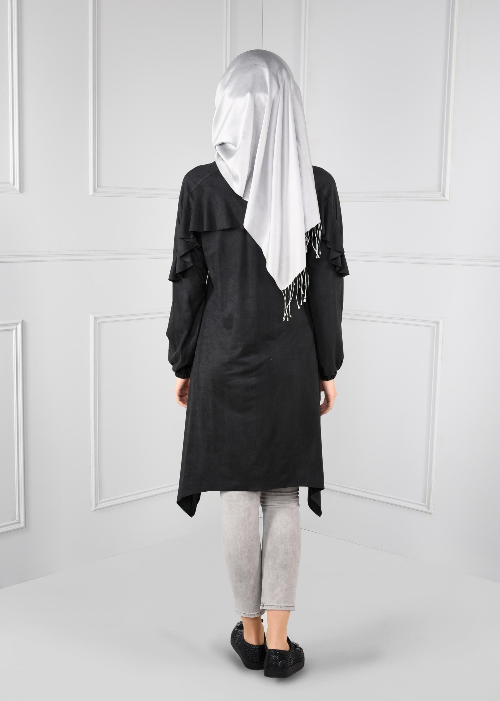 Tesettür giyim SİYAH MANŞETLERİ LASTİKLİ ASİMETRİK KESİM TUNİK 4763