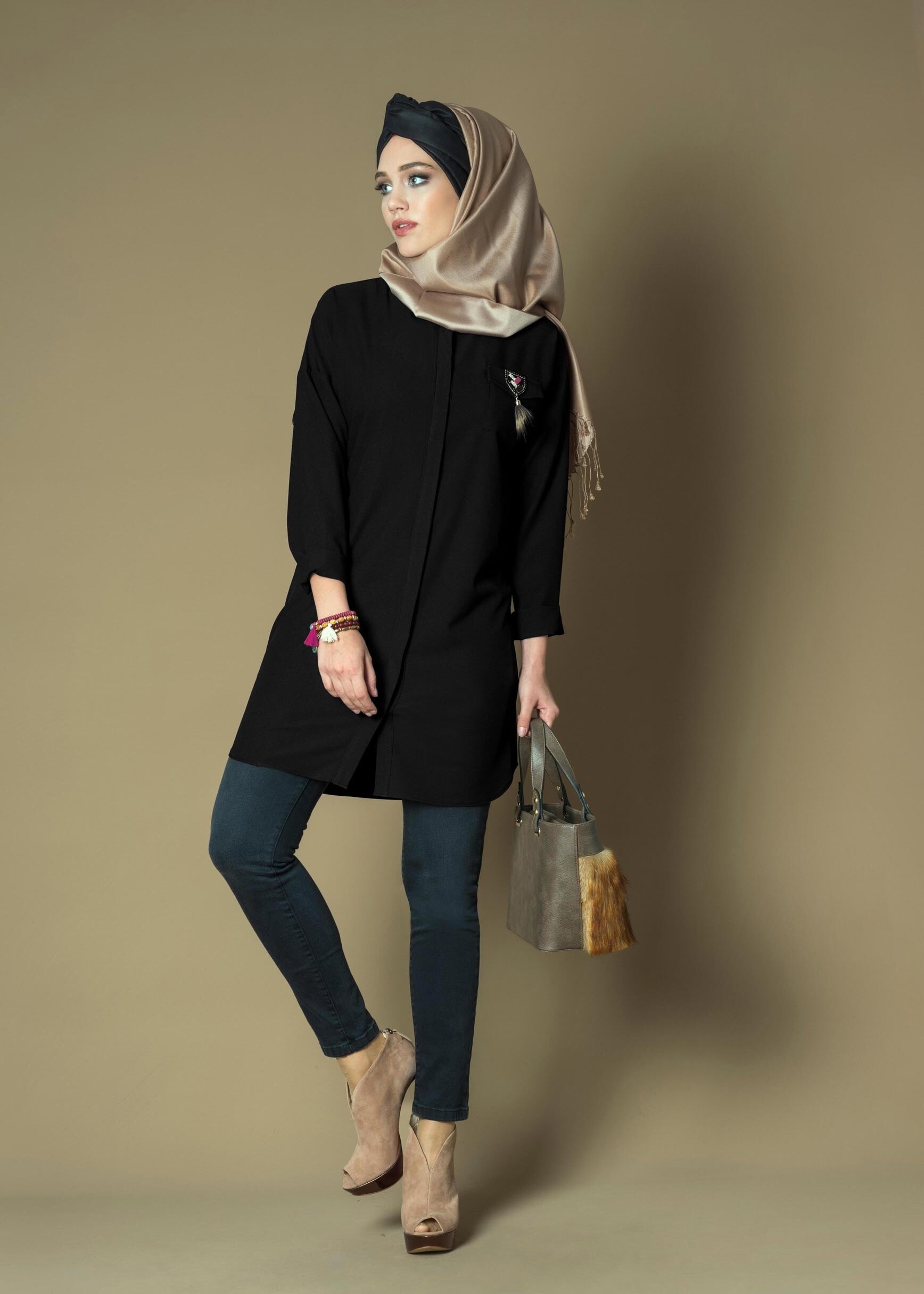 Tesettür giyim SİYAH GİZLİ DÜĞMELİ CEP DETAYLI TUNİK 4780