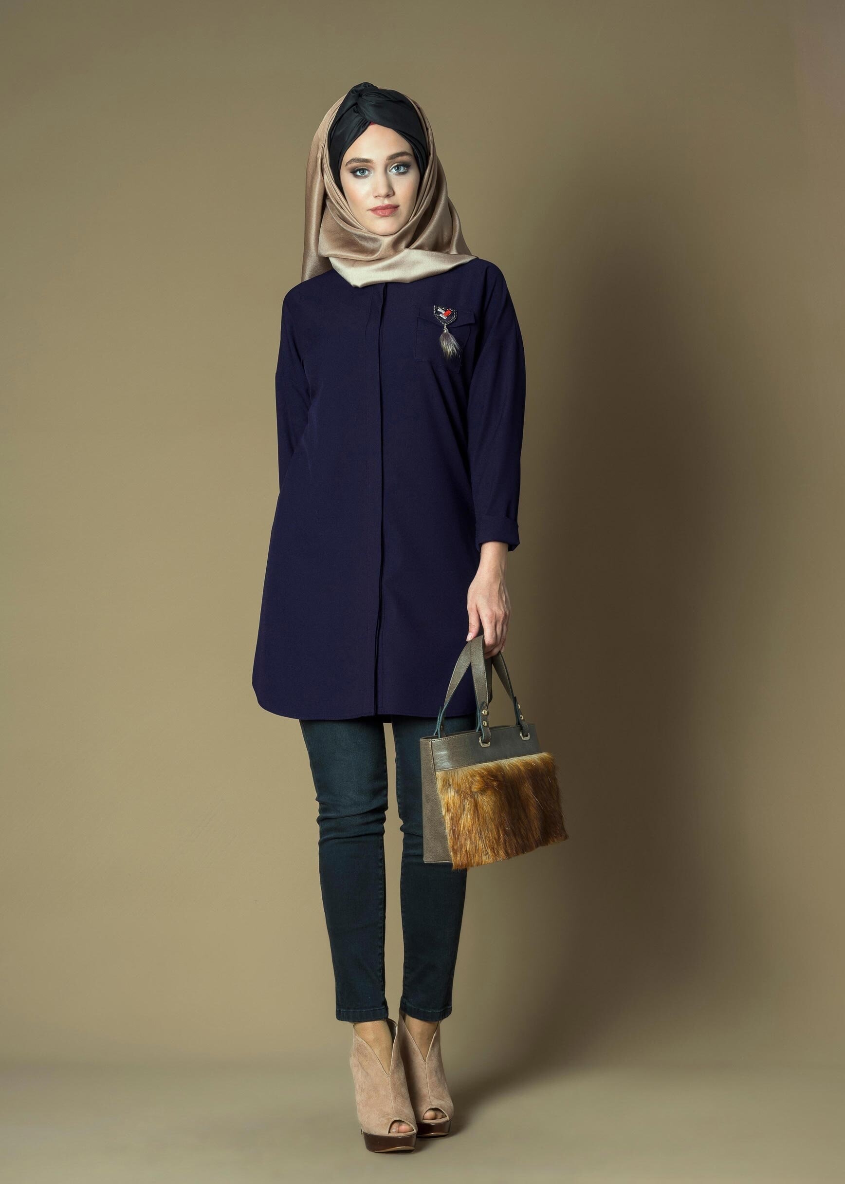 Tesettür giyim LACİVERT GİZLİ DÜĞMELİ CEP DETAYLI TUNİK 4780