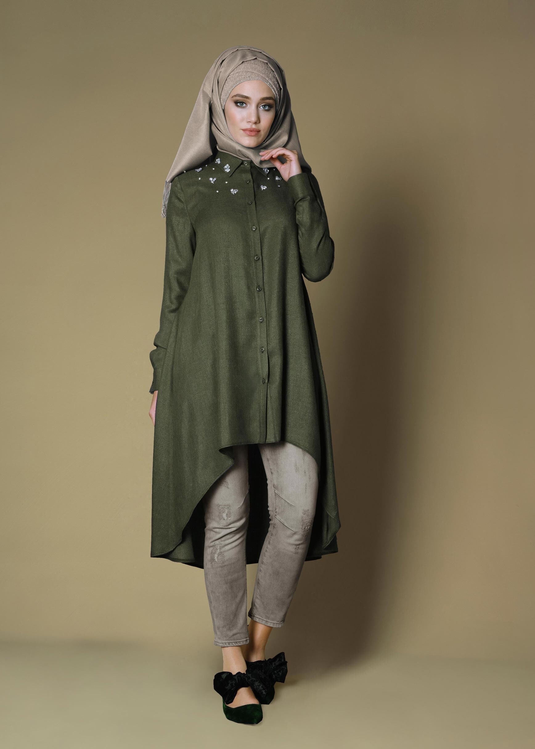 Tesettür giyim HAKİ GENİŞ KESİM ASİMETRİK TAŞ İŞLEMELİ TUNİK 4782