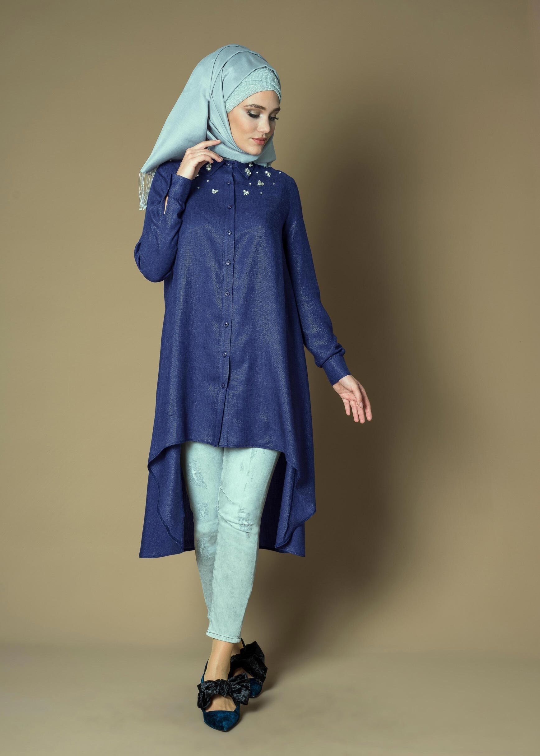 Tesettür giyim LACİVERT GENİŞ KESİM ASİMETRİK TAŞ İŞLEMELİ TUNİK 4782