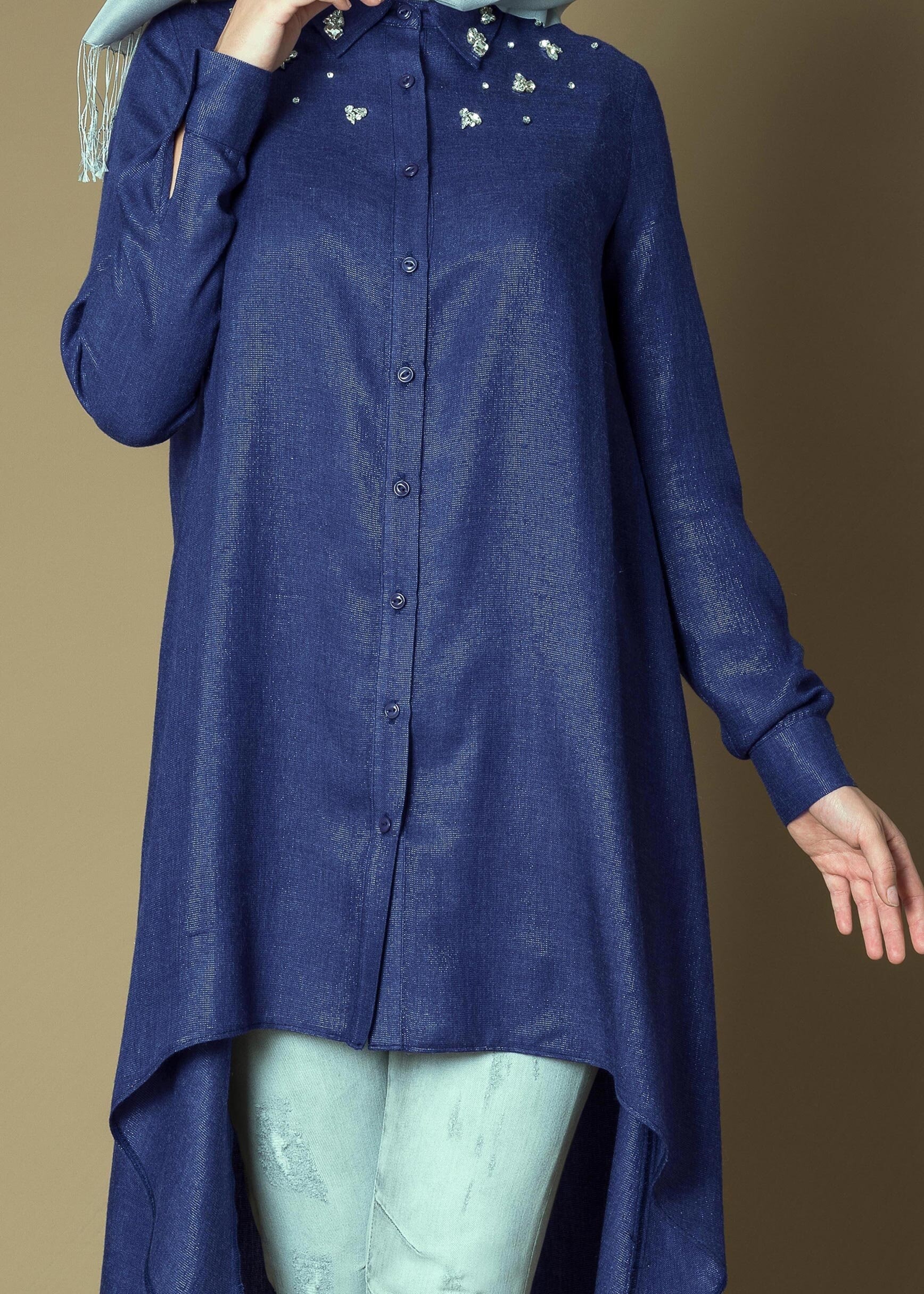 Tesettür giyim LACİVERT GENİŞ KESİM ASİMETRİK TAŞ İŞLEMELİ TUNİK 4782