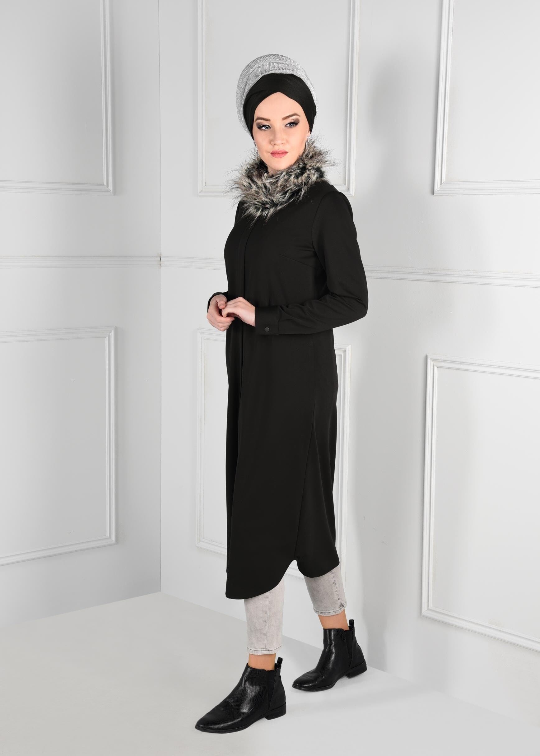 Tesettür giyim SİYAH GİZLİ FERMUARLI YAKASI PELUŞ CEPLİ TUNİK 4783