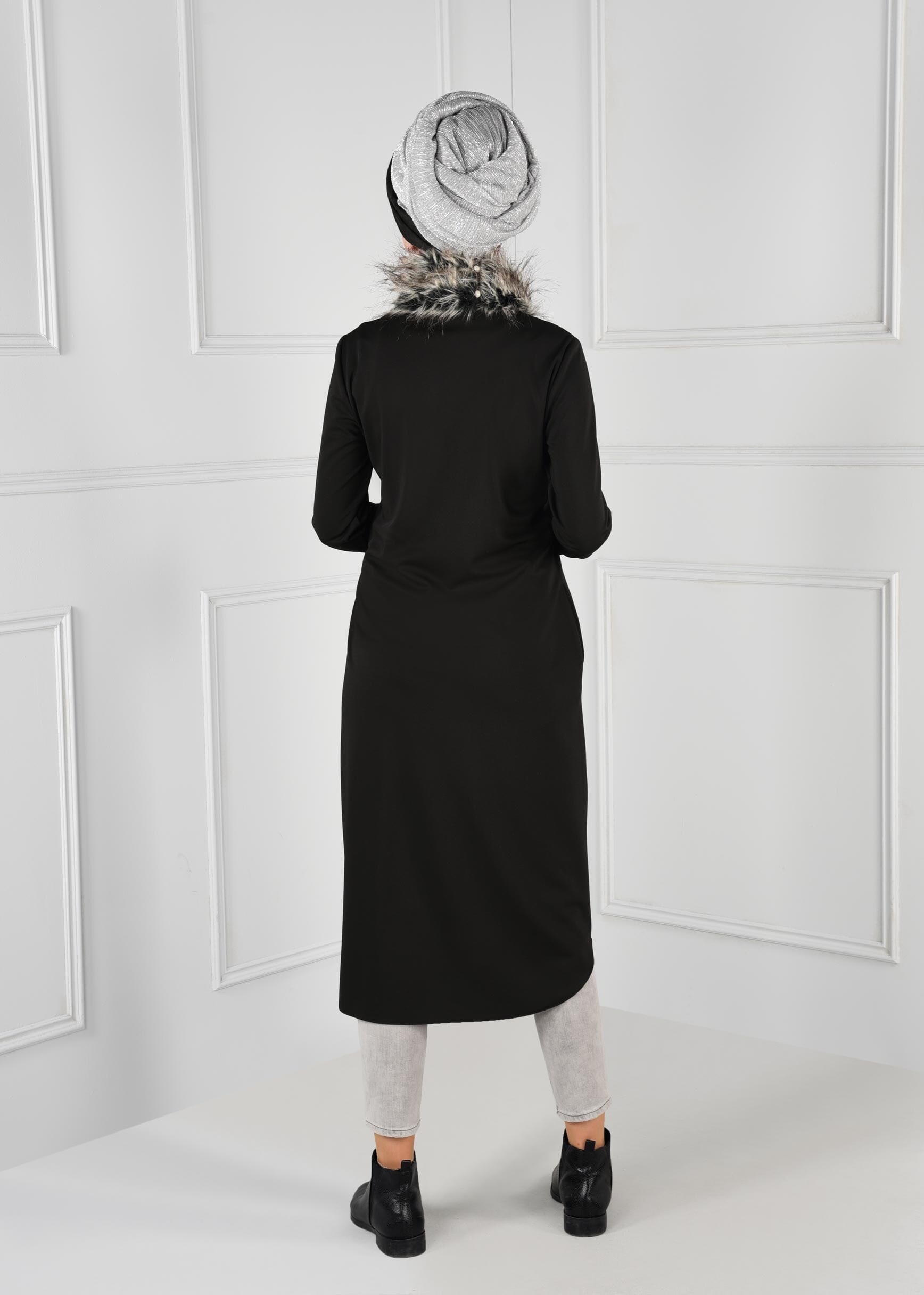 Tesettür giyim SİYAH GİZLİ FERMUARLI YAKASI PELUŞ CEPLİ TUNİK 4783