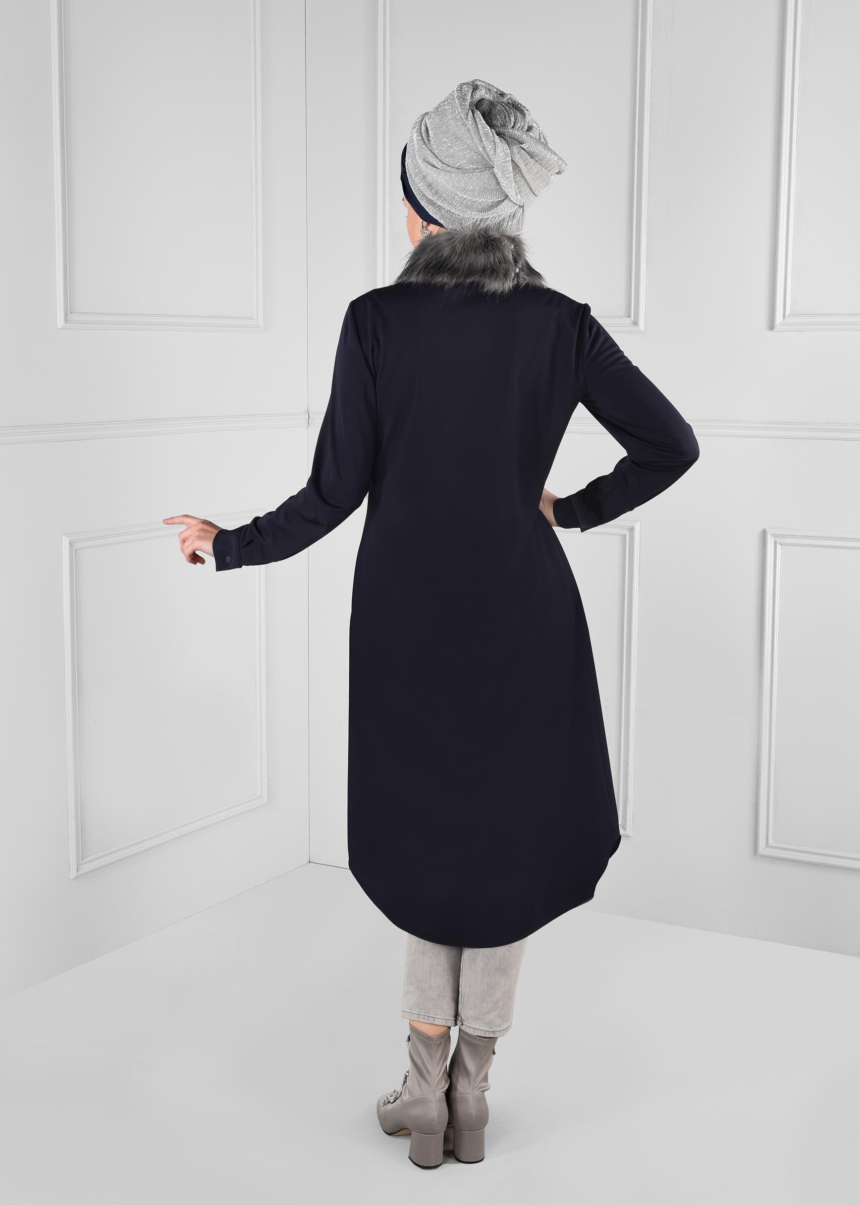 Tesettür giyim LACİVERT GİZLİ FERMUARLI YAKASI PELUŞ CEPLİ TUNİK 4783